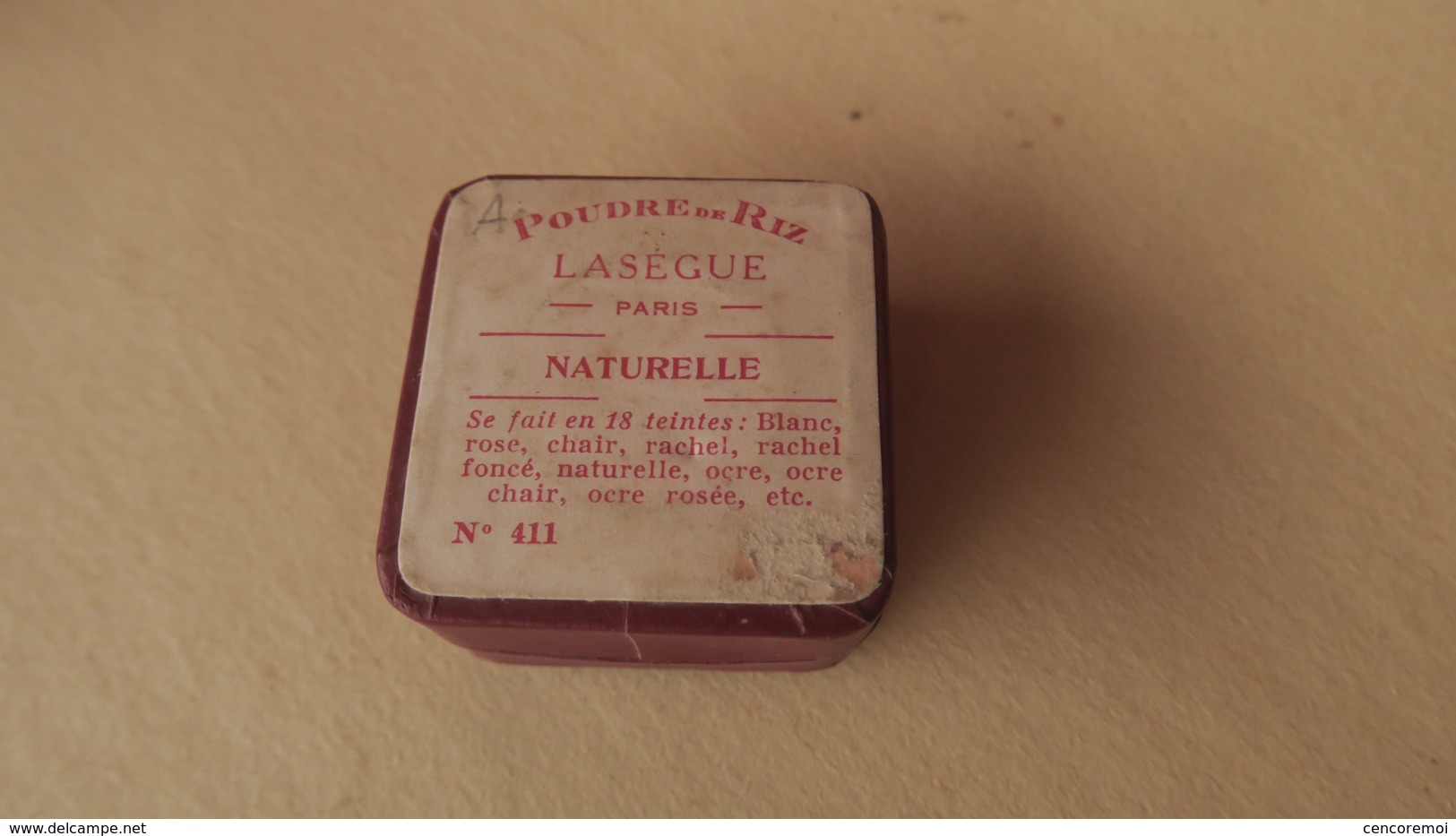 Boite à poudre ancienne de collection, Lasègue, Paris, poudre de riz Naturelle n° 411, parfumerie Française