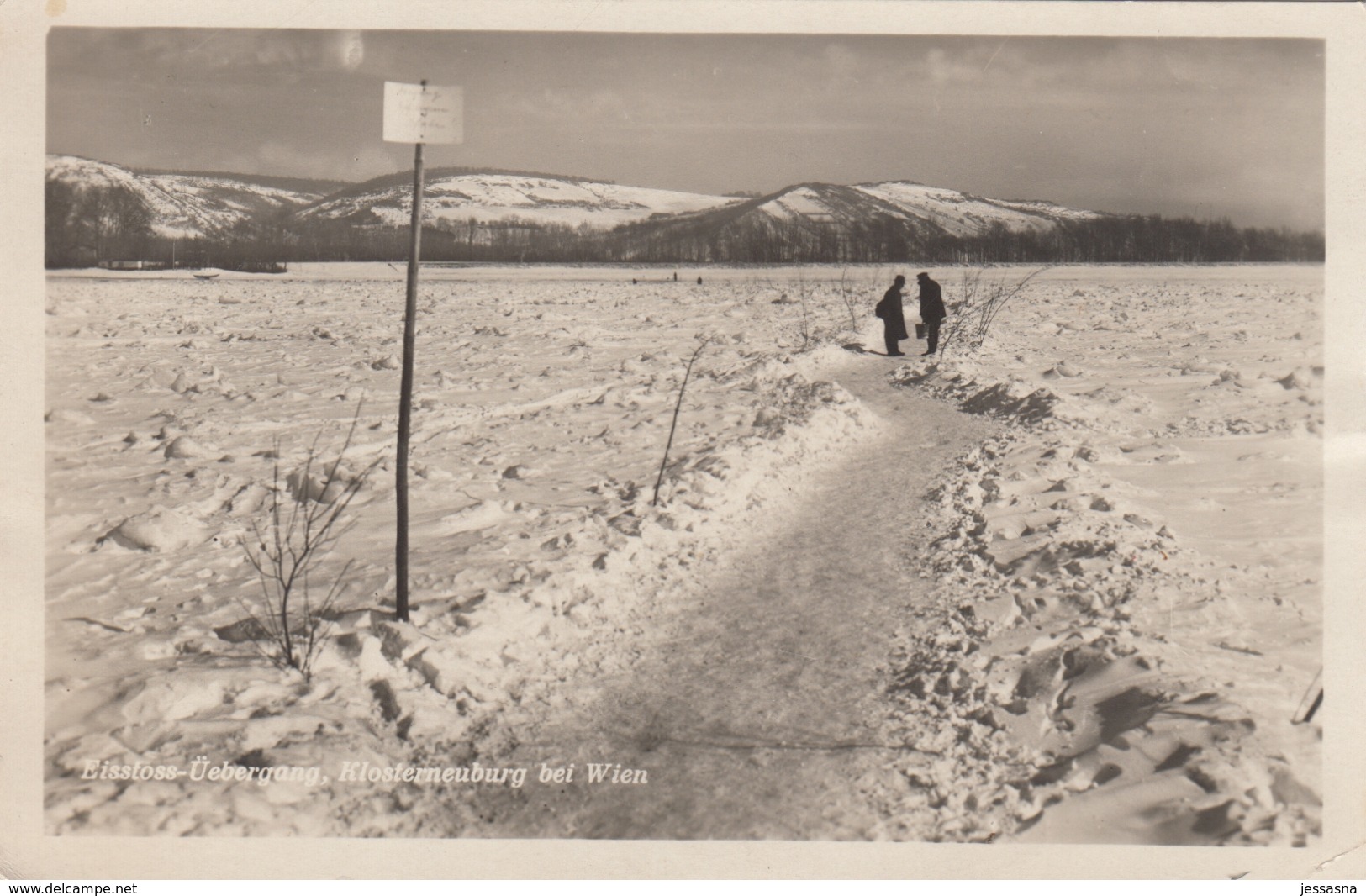 AK – KLOSTERNEUBURG - Zwei Fußgänger Am Eisstoßübergang A/d Donau 1931 - Klosterneuburg