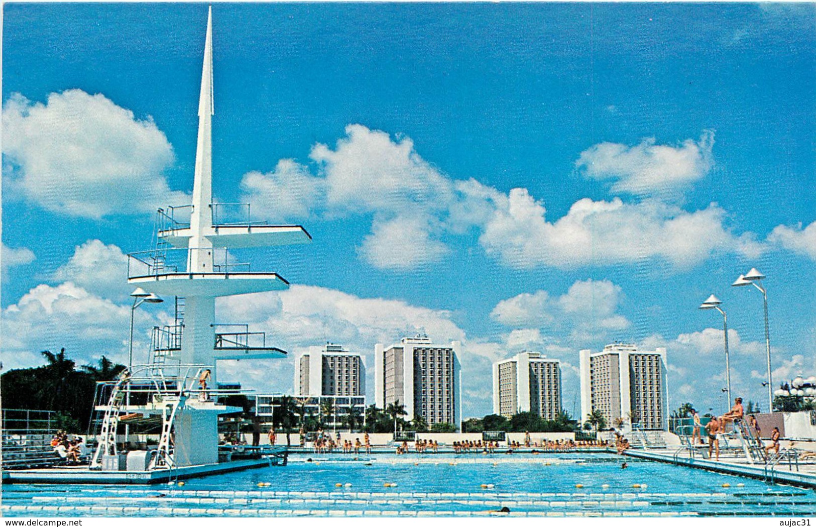 Etats-Unis - Florida - Union Building Looking Across The Olympic Size Pool At The University Of Miami , In Coral Gable - Miami