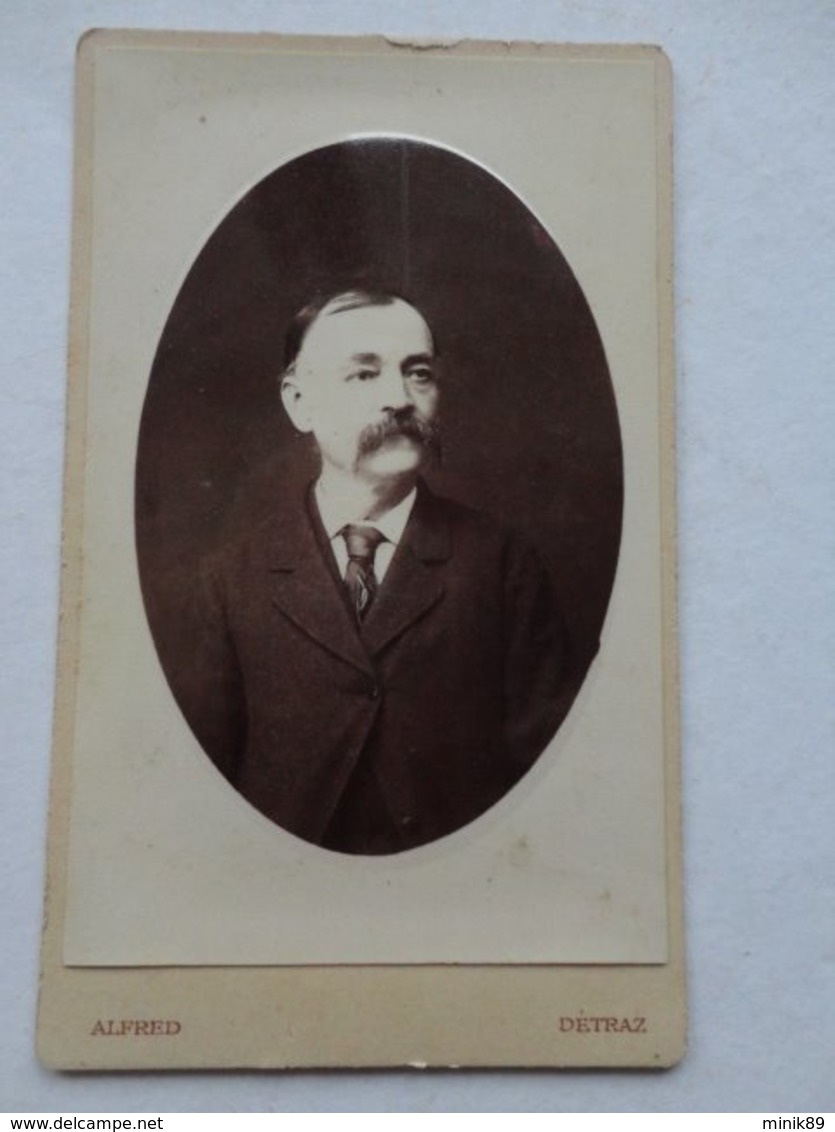 CDV  ALLIER  " Homme   " Photo DETRAZ ANGOULEME Sortie D'un Album Provenant De CUSSET - Anciennes (Av. 1900)