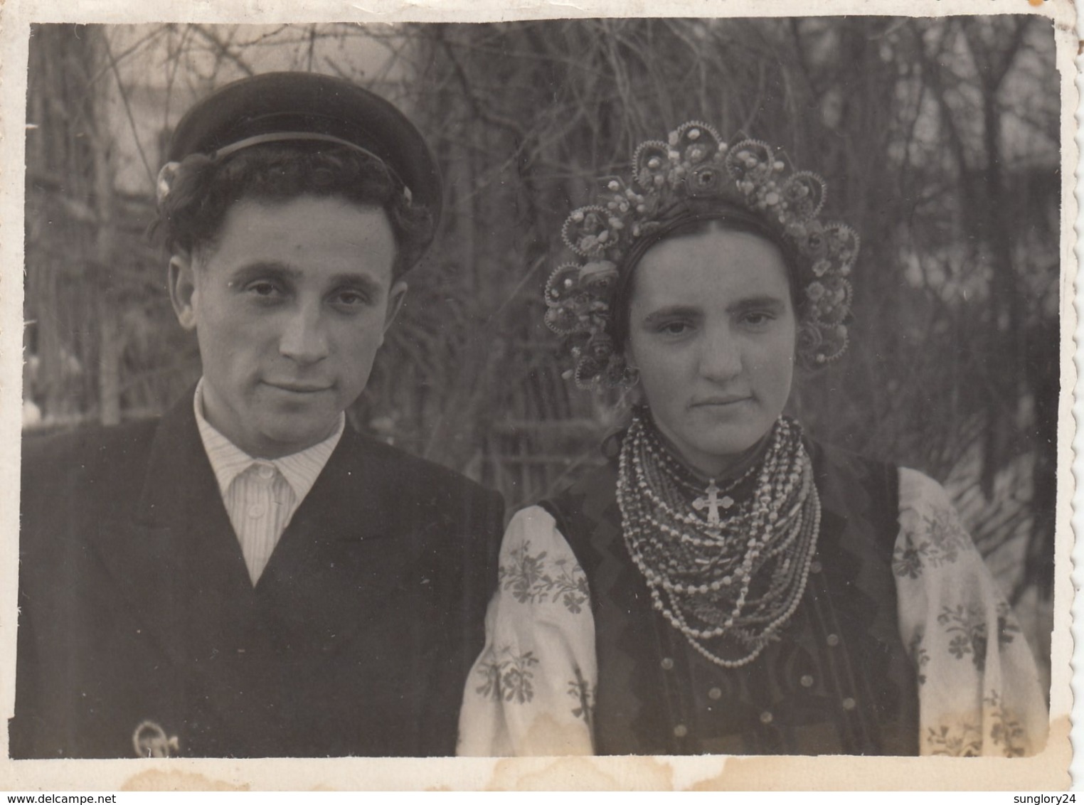 UKRAINE.  # 2911 PHOTO. "UKRAINIAN TYPES. NATIONAL COSTUME. EMBROIDERY, BEADS, Wreath. WEDDING. *** - Other & Unclassified