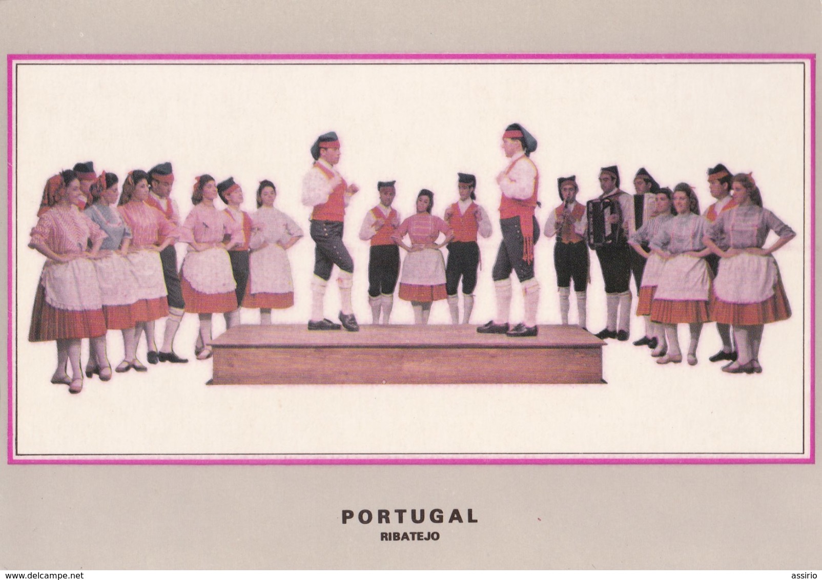 Portugal -costumes -folclore  8 Postais Com Nºs  (1-2-3-4-7-8-10-11 ) Alguns Com Vestigios De Umidade - Otros & Sin Clasificación