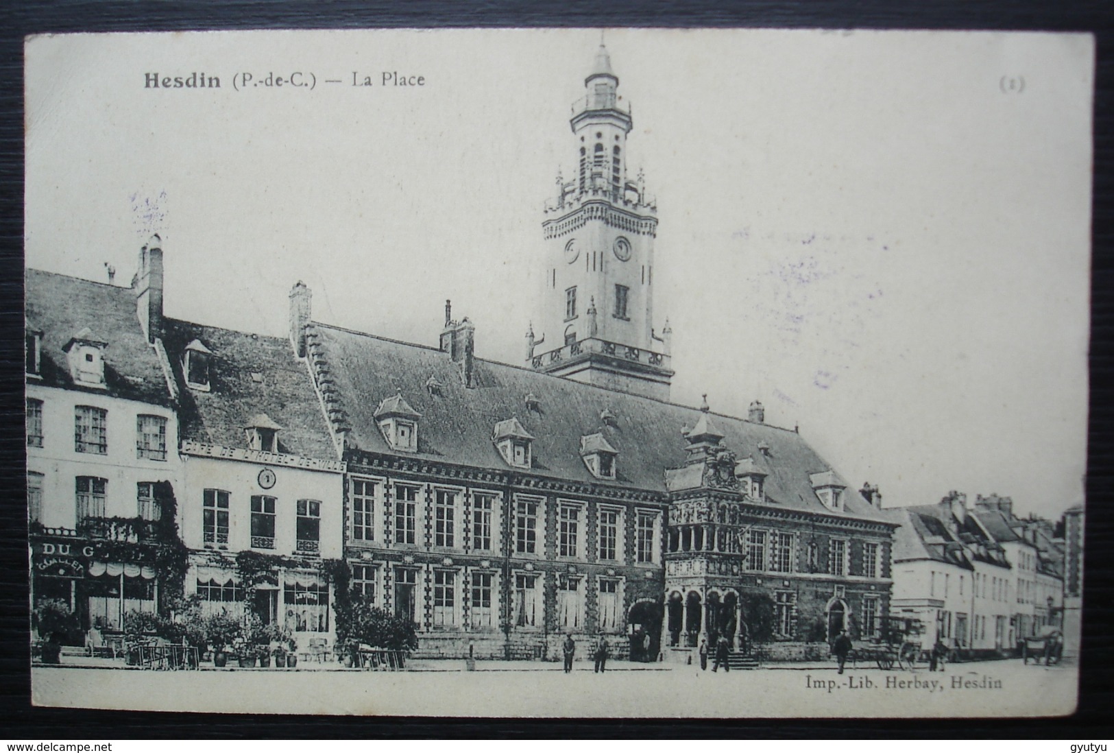 Dépôt D' Hesdin (Pas De Calais) Dépôt De Convalescents Et D'éclopés Trésor Et Postes 102 A, Sur CPA De La Place D'Hesdin - Oorlog 1914-18