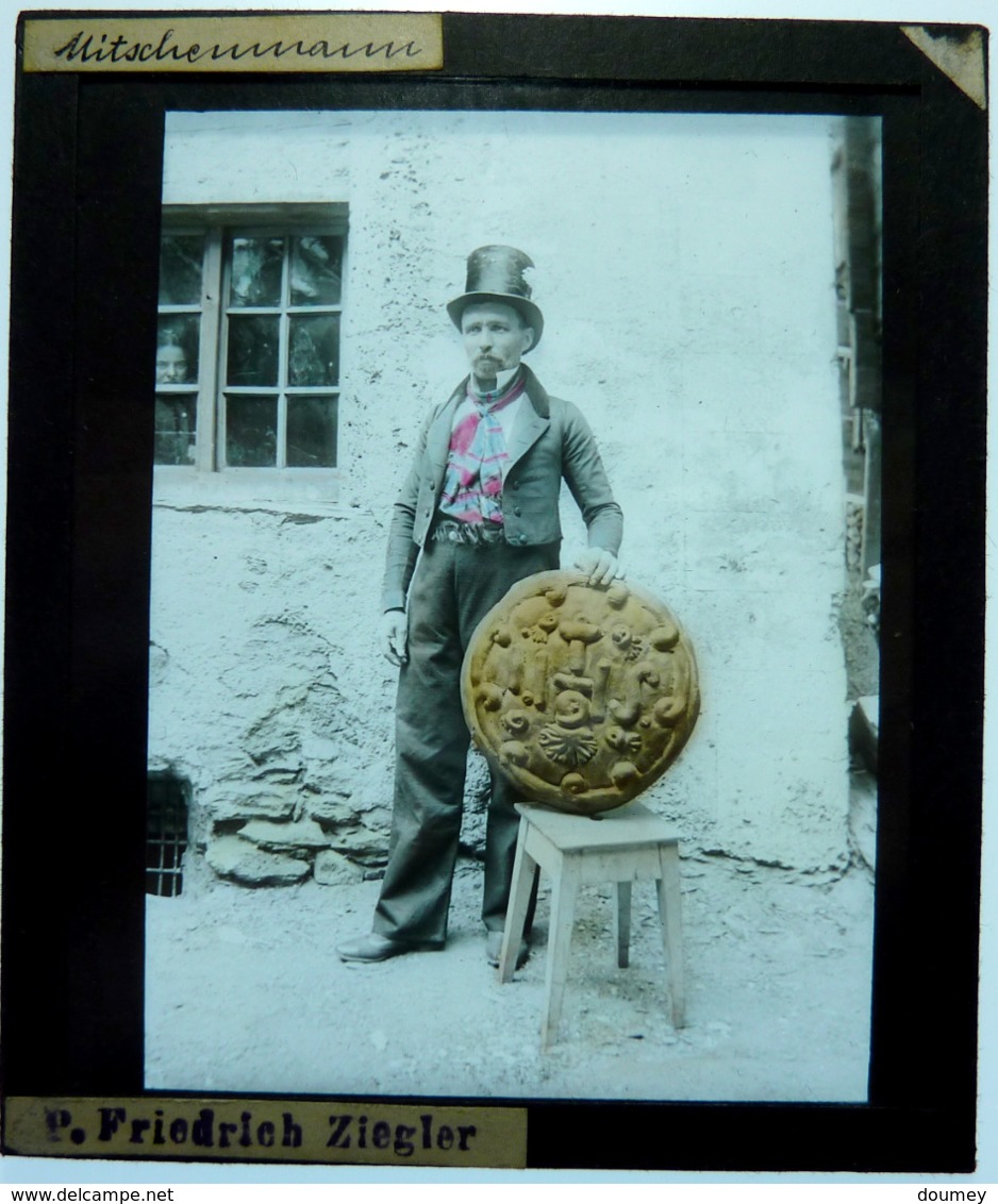 PHOTO D'UN ENSEMBLE ETHNOLOGIQUE ET GEOGRAPHIQUE SUR LA SUISSE - Glass Slides