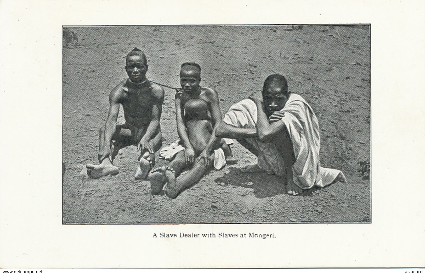 A Slave Dealer With Slaves At Mongeri. Chains Around The Neck. Slavery.  Esclavage. Marchand Esclaves Chaines Au Cou. - Sierra Leone