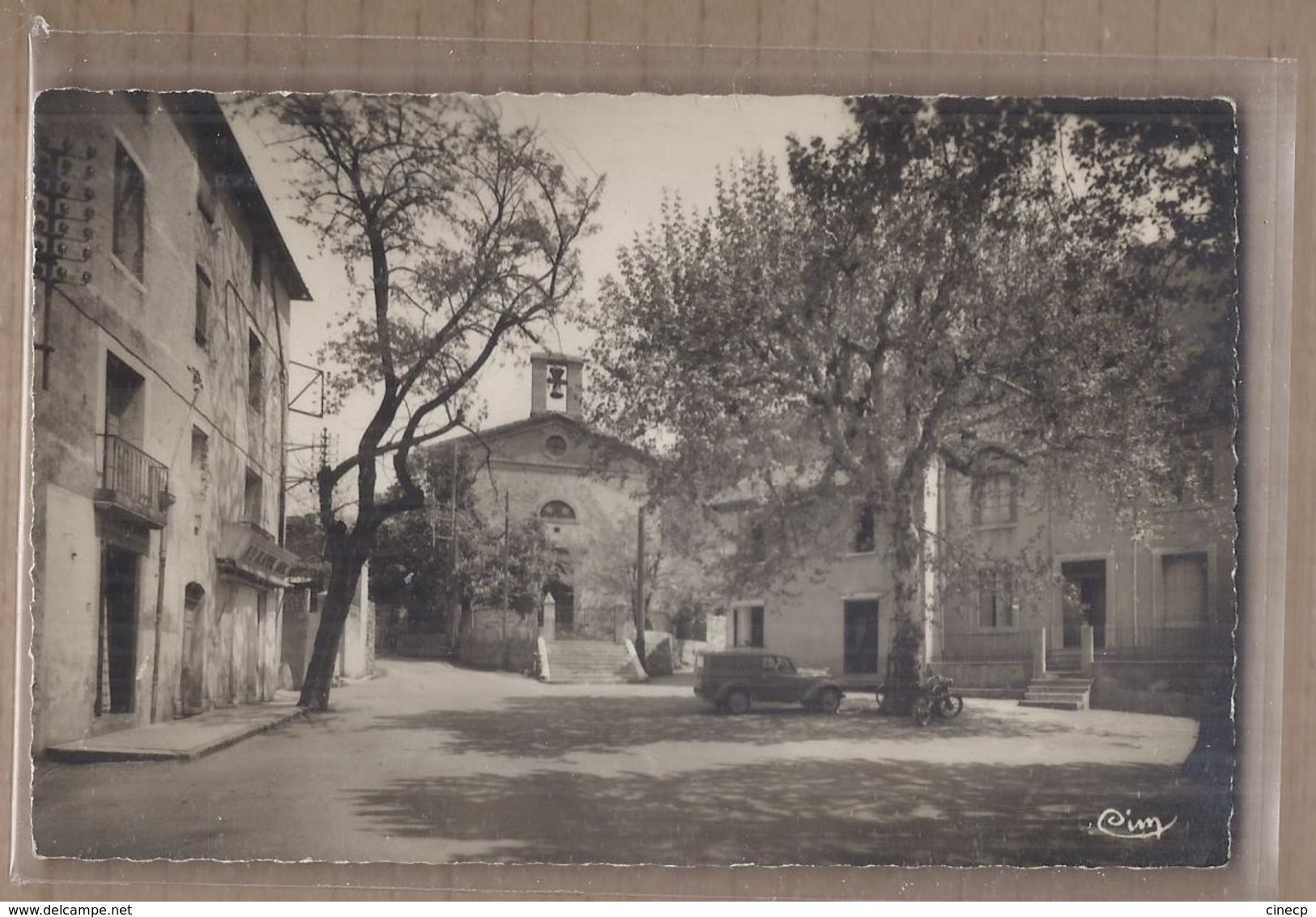 CPSM 30 - SUMENE - Sumène - Place Du Temple - TB PLAN CENTRE VILLAGE - TB AUTOMOBILE Utilitaire Camionnette - Sumène