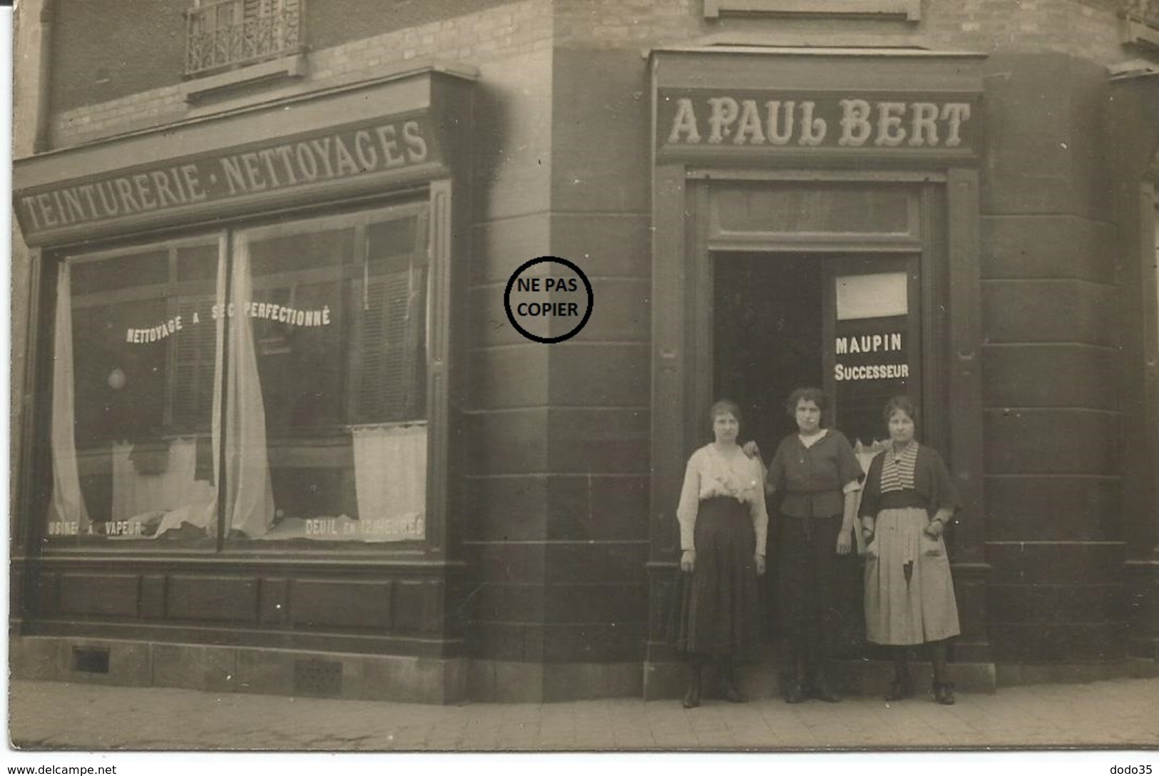 PUTEAUX. CARTE PHOTO. Devanture Du Teinturier MAUPIN Avenue Du Centenaire. - Puteaux