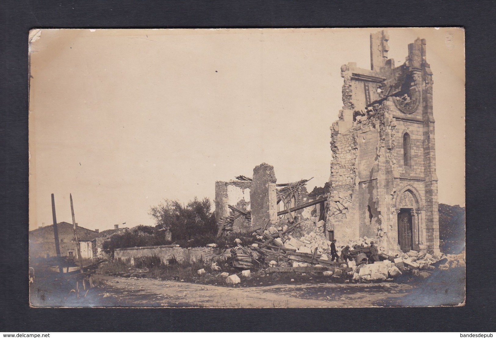 Carte Photo Guerre 14-18 Xivray Marvoisin (55) Eglise De Xivray ( Animée Militaires ) - Autres & Non Classés