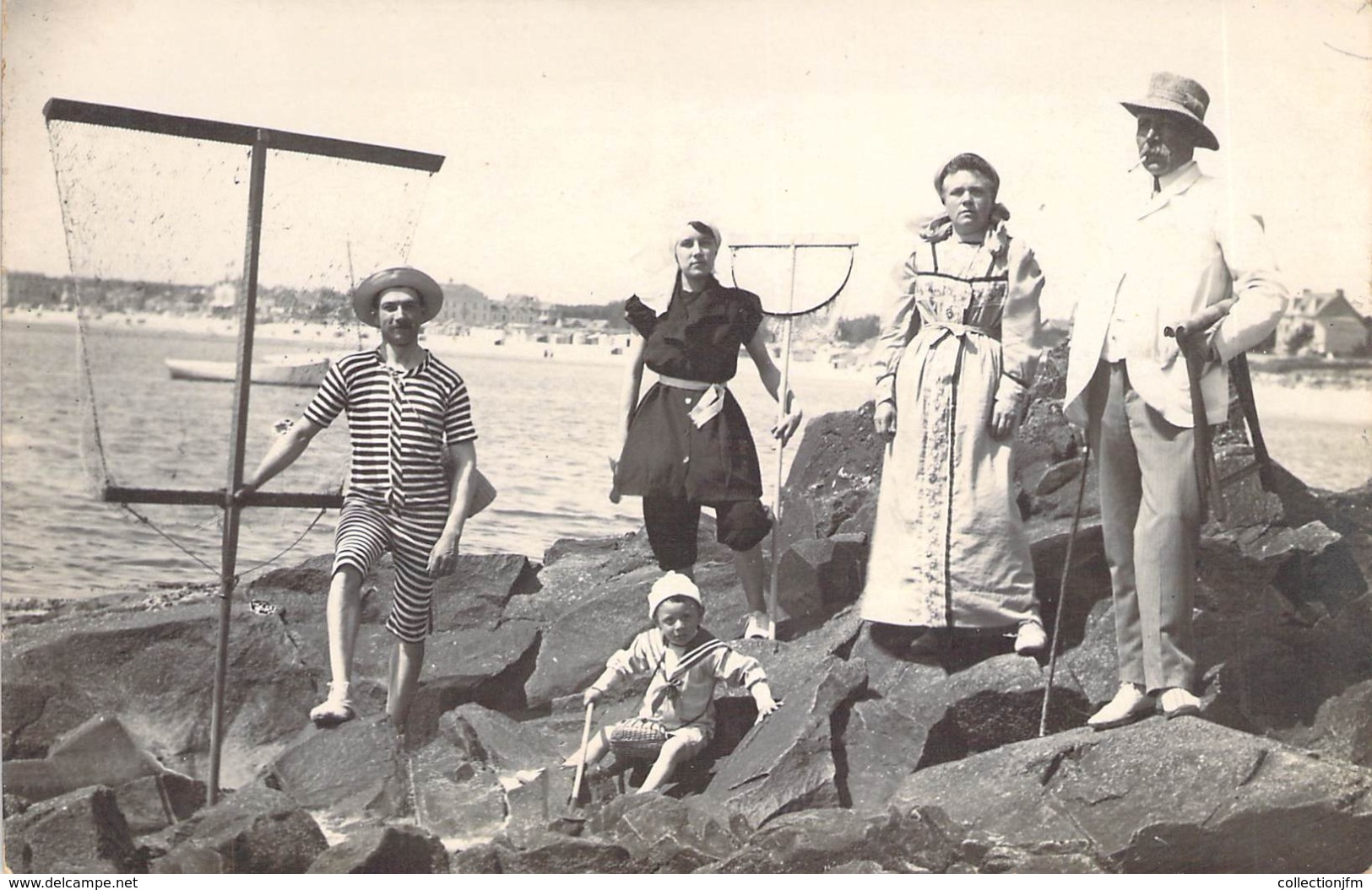 CARTE PHOTO FRANCE 44 "Pornichet, Les Pêcheurs En Famille" - Pornichet