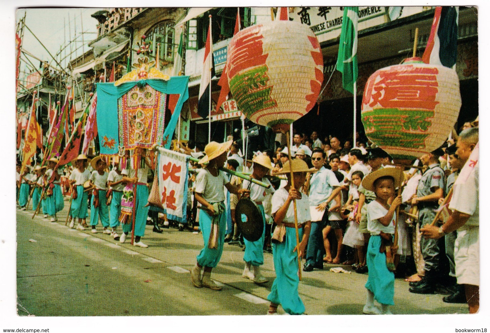 M577 Hong Kong Carte Postale 1966 Procession, Bun Festival Cheung Chau - Briefe U. Dokumente