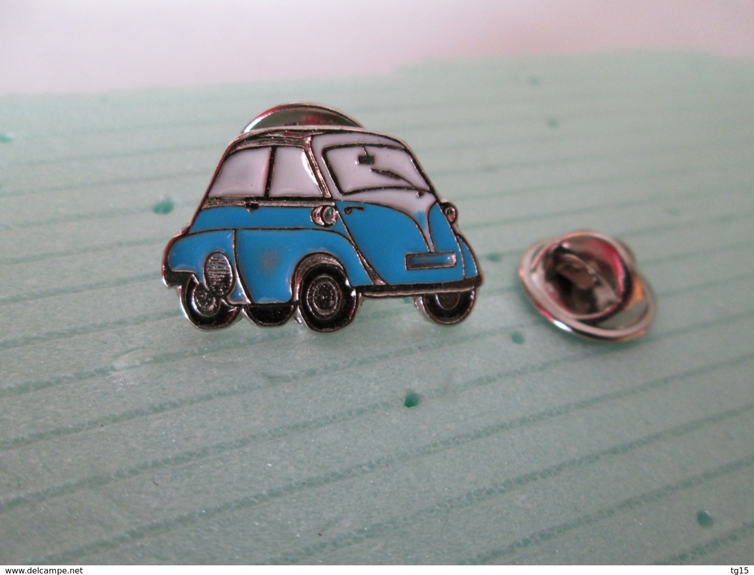 PIN'S    BMW  ISETTA  BLEU    Email A Froid - BMW