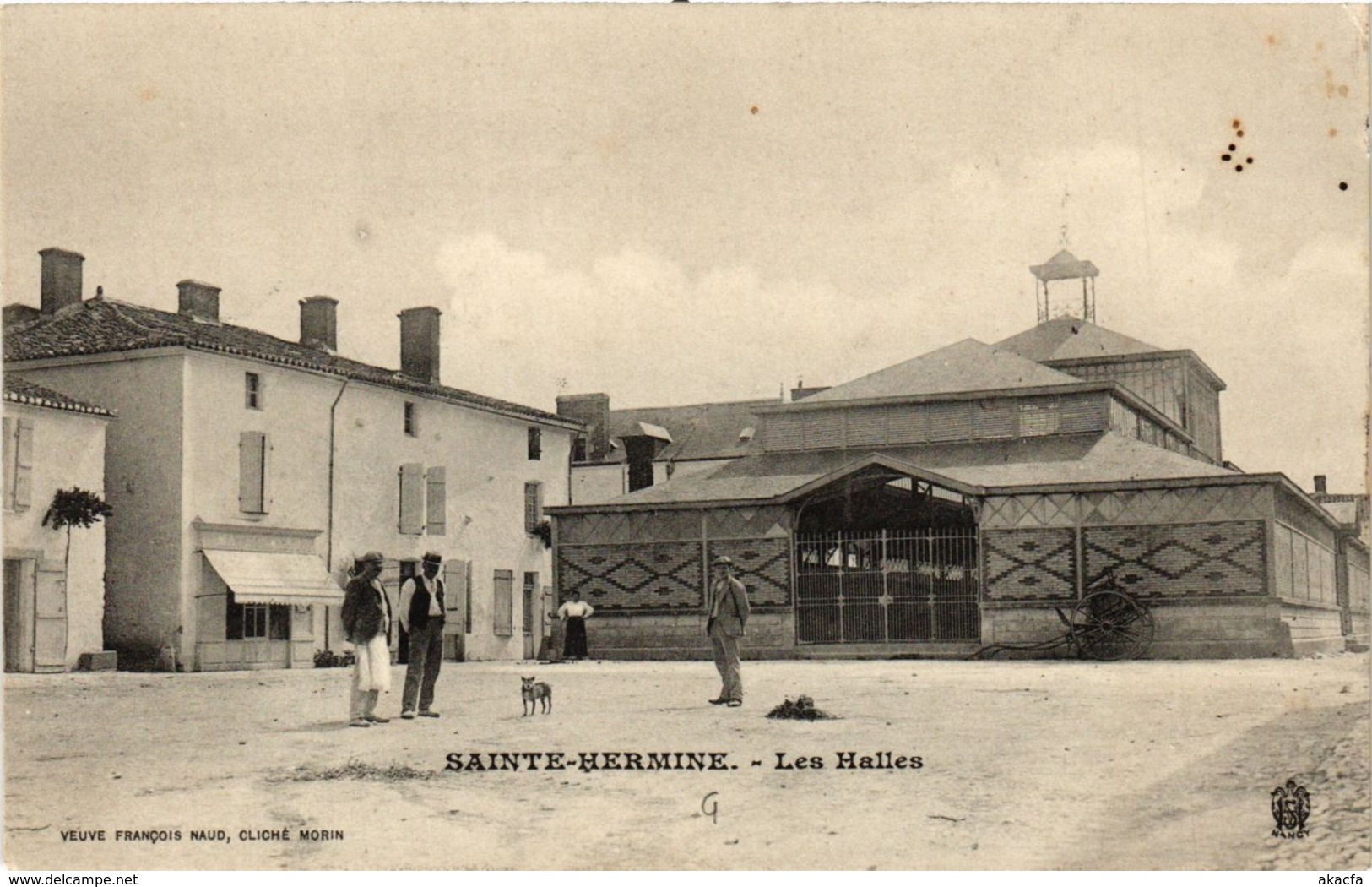 CPA Ste-HERMINE - Les Halles (297856) - Sainte Hermine