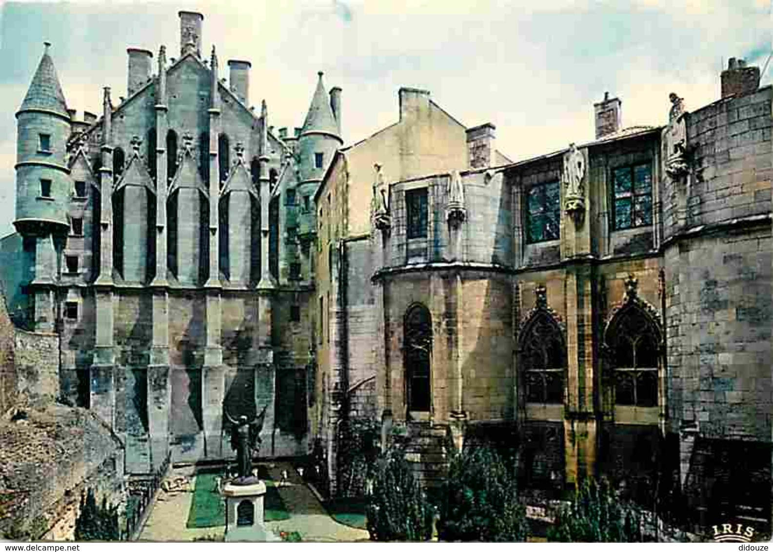 86 - Poitiers - Le Palais Des Ducs D'Aquitaine - Le Jardin Avec La Statue De Jeanne D'Arc Par Réal Del Sarte - Voir Scan - Poitiers