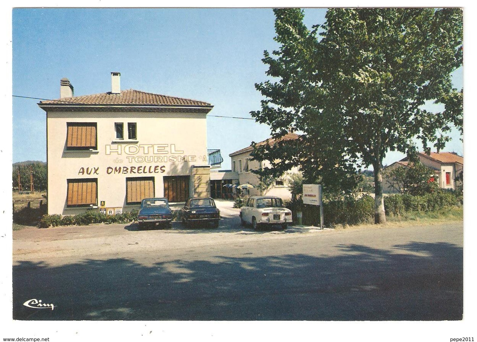 CPSM 94 CADENET Hôtel Restaurant Aux OMBRELLES - Voitures Années 70: Renault R8, Simca 1100, Peugeot 204 - Cadenet