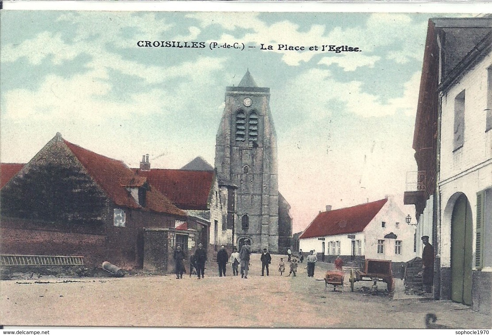 2020 - PAS DE CALAIS - 62 - CROISILLES - Place Et église - Colorisée - Croisilles