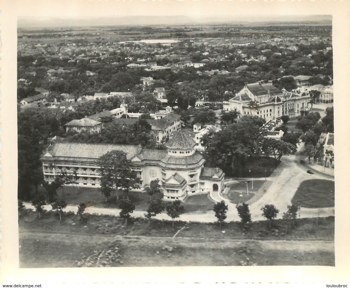 HANOI PHOTO ORIGINALE 1949 LE THEATRE ET LE BATIMENT DES ARCHIVES  FORMAT 13.50 X 11 CM - Vietnam