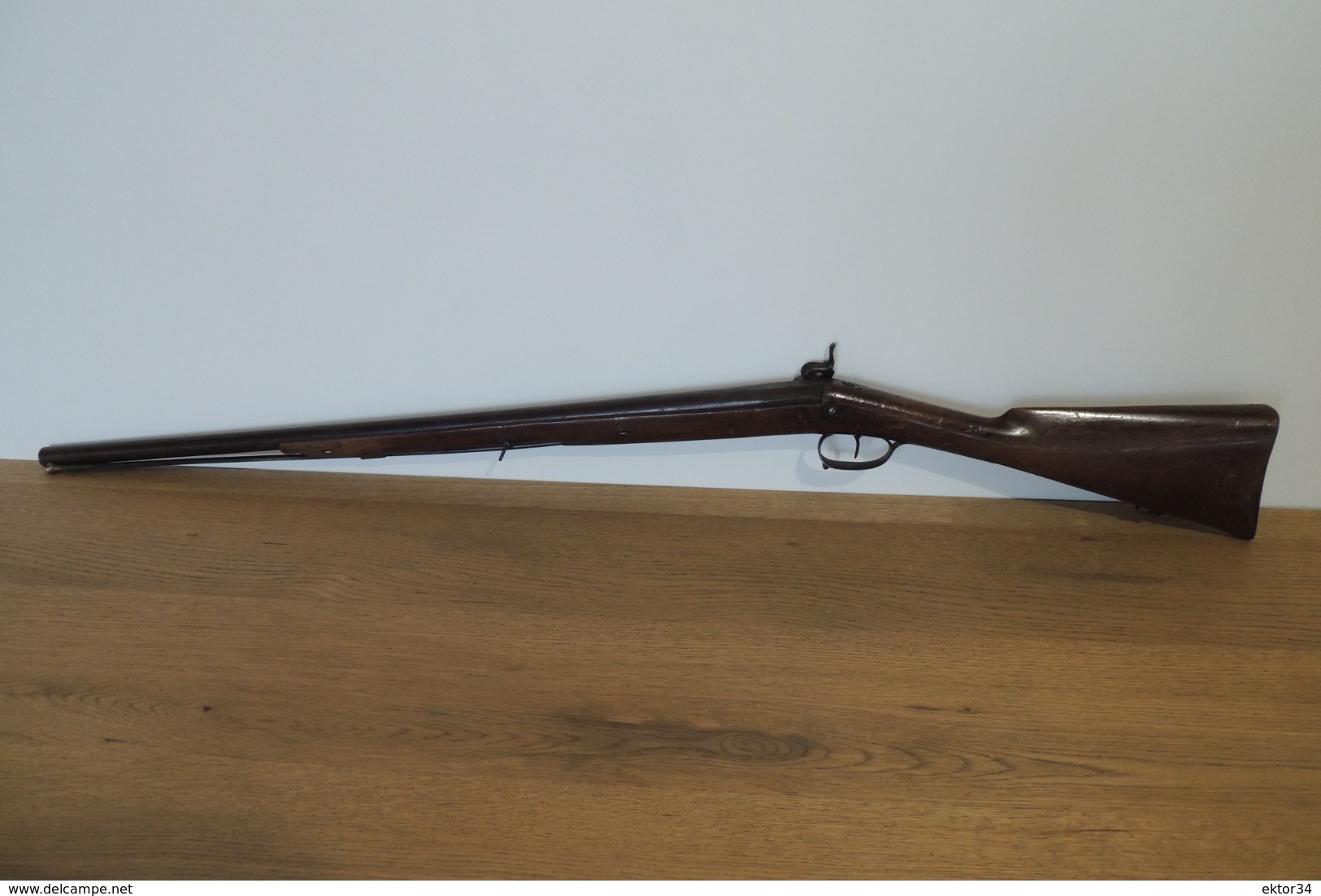 Vieux fusil de chasse,à piston et à restaurer