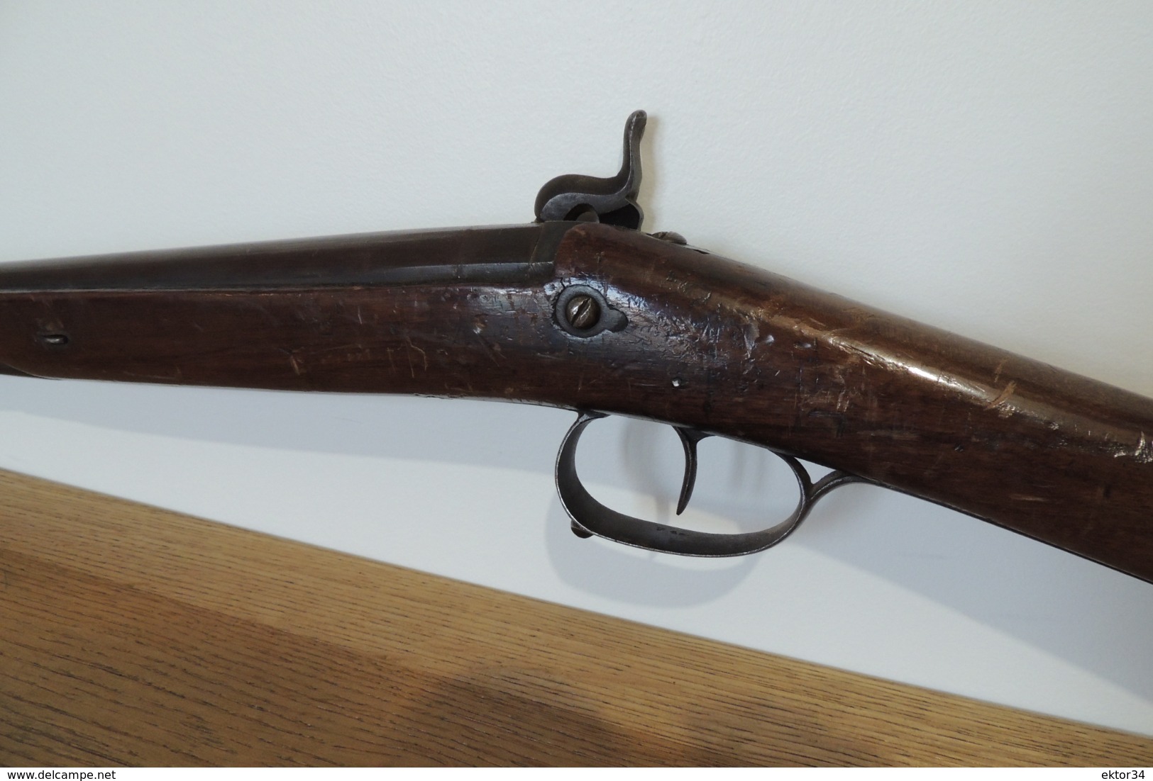 Vieux fusil de chasse,à piston et à restaurer