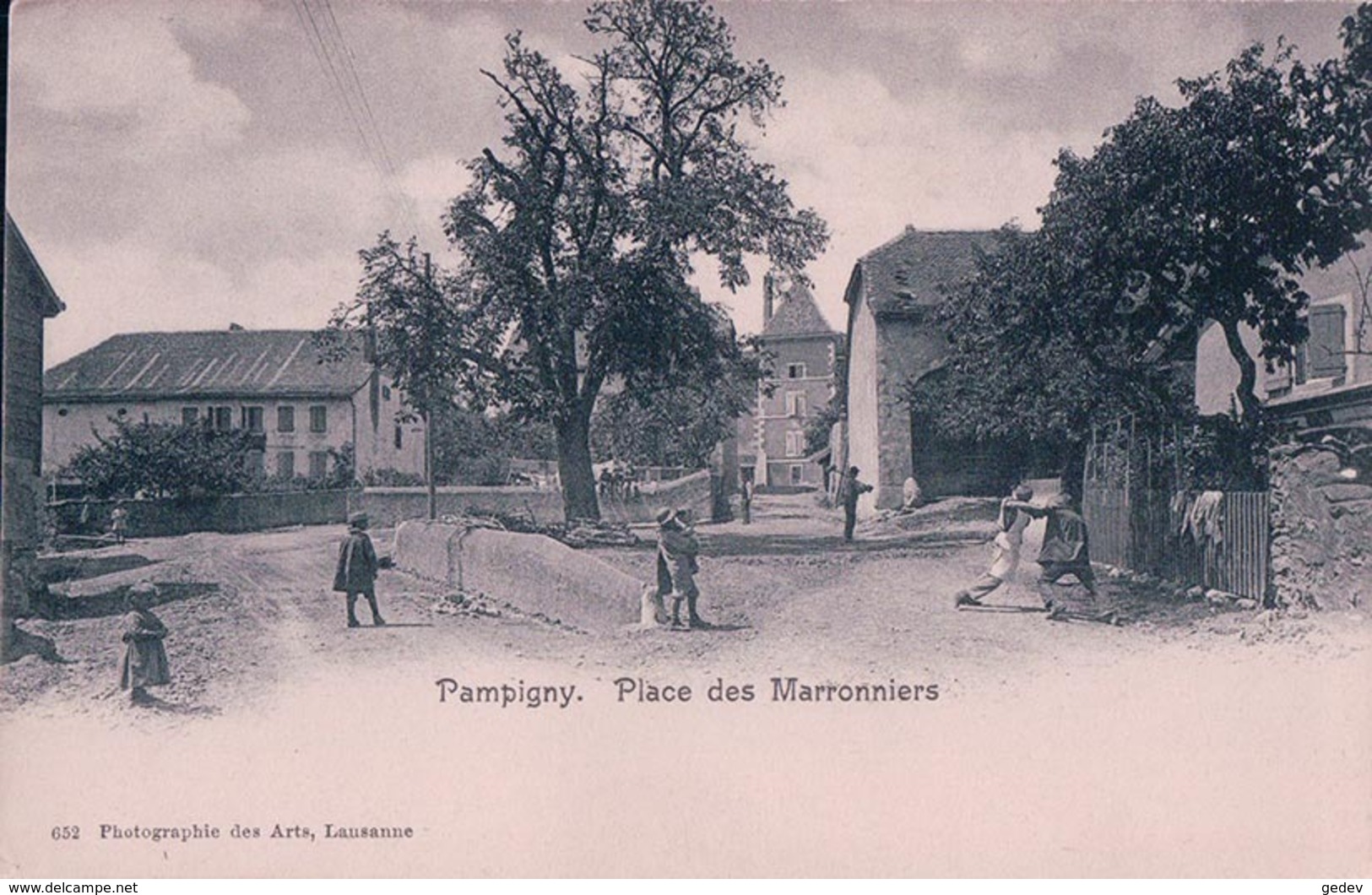 Pampigny VD, Place Des Marronniers (652) - Pampigny