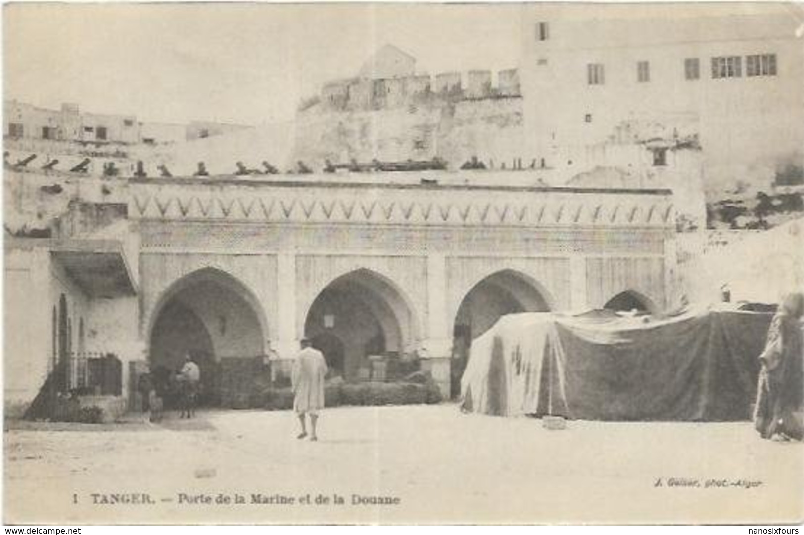 MAROC.  TANGER.  PORTE DE LA MARINE ET DE LA DOUANE - Tanger