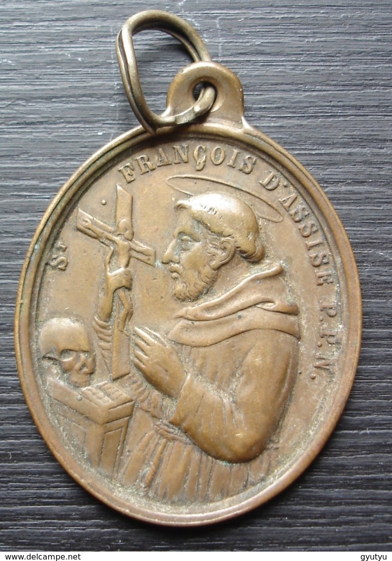 Médaille Ancienne Saint François D'assises Et Saint Antoine De Padoue - Godsdienst & Esoterisme