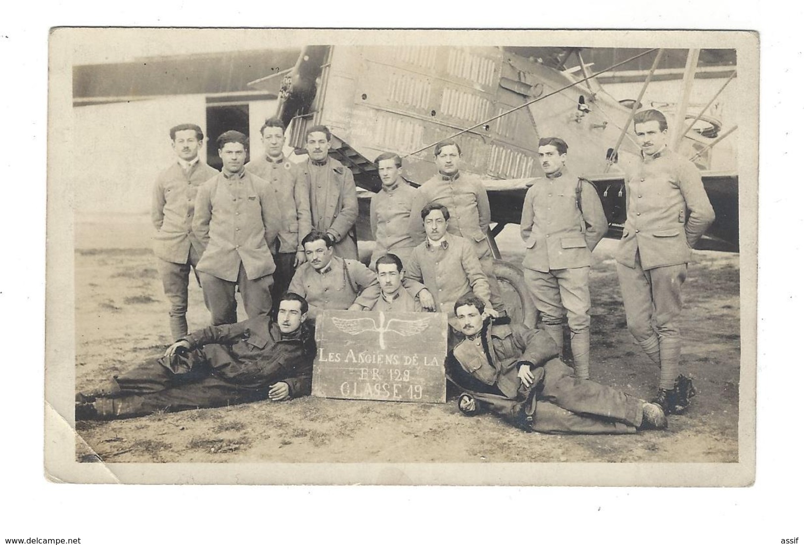 AVIATION Cigogne BR 129 Les Anciens De La Classe 19  ( Groupe à L'arrivée D'un Convoyage Remilly ( Romilly ? ) Seine ) - Aviateurs