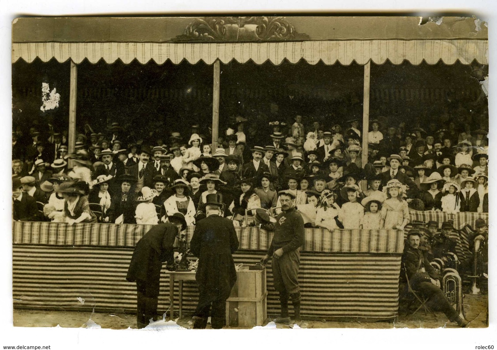 60. BEAUVAIS . Qui Veut Sauver Cette Carte Photo ? Course Cycliste Au Franc-Marché, Tribune. - Beauvais