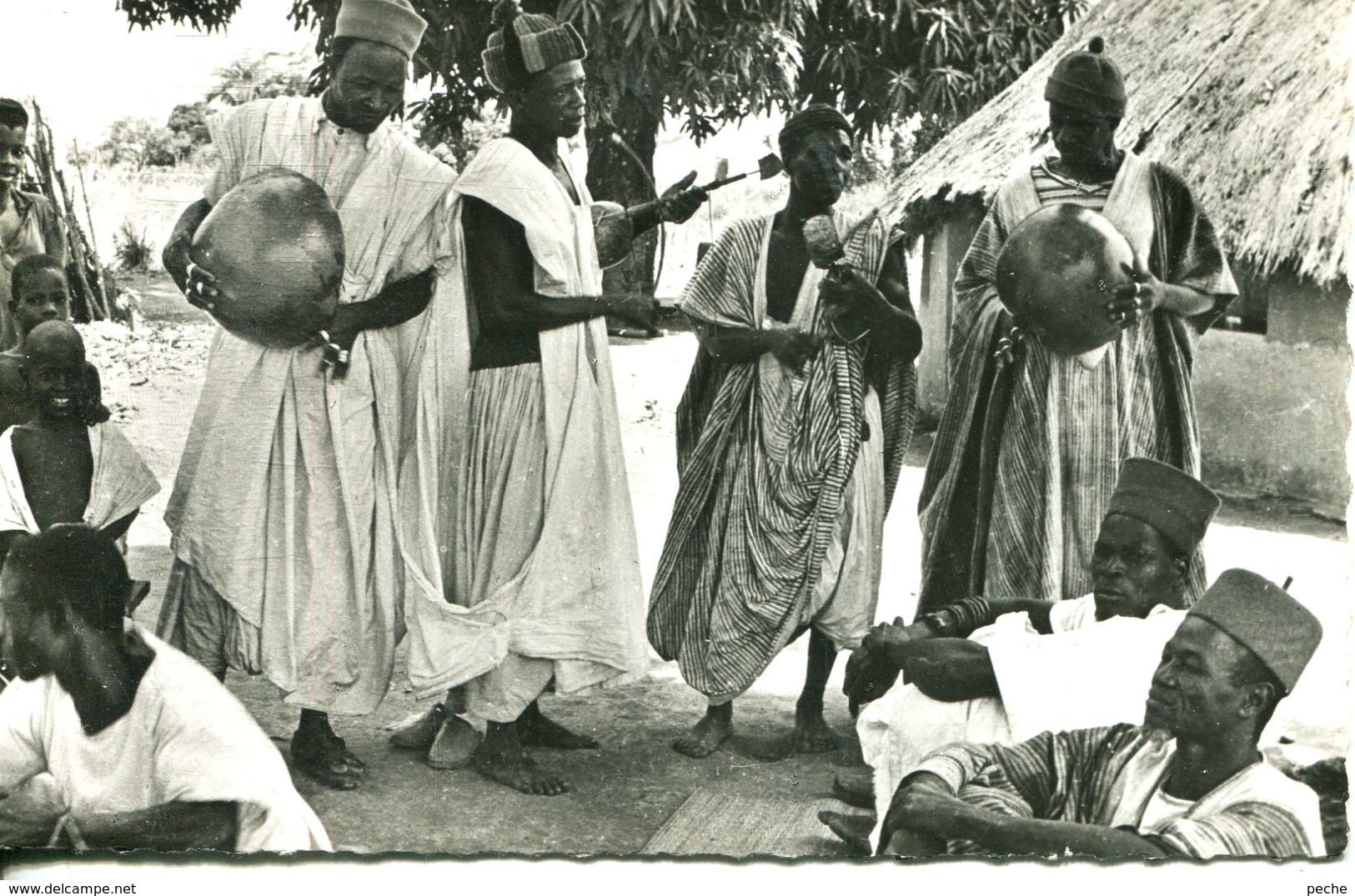 N°78016 -cpsm Guinée -Conakry -musiciens Foulahs- - Guinée Française