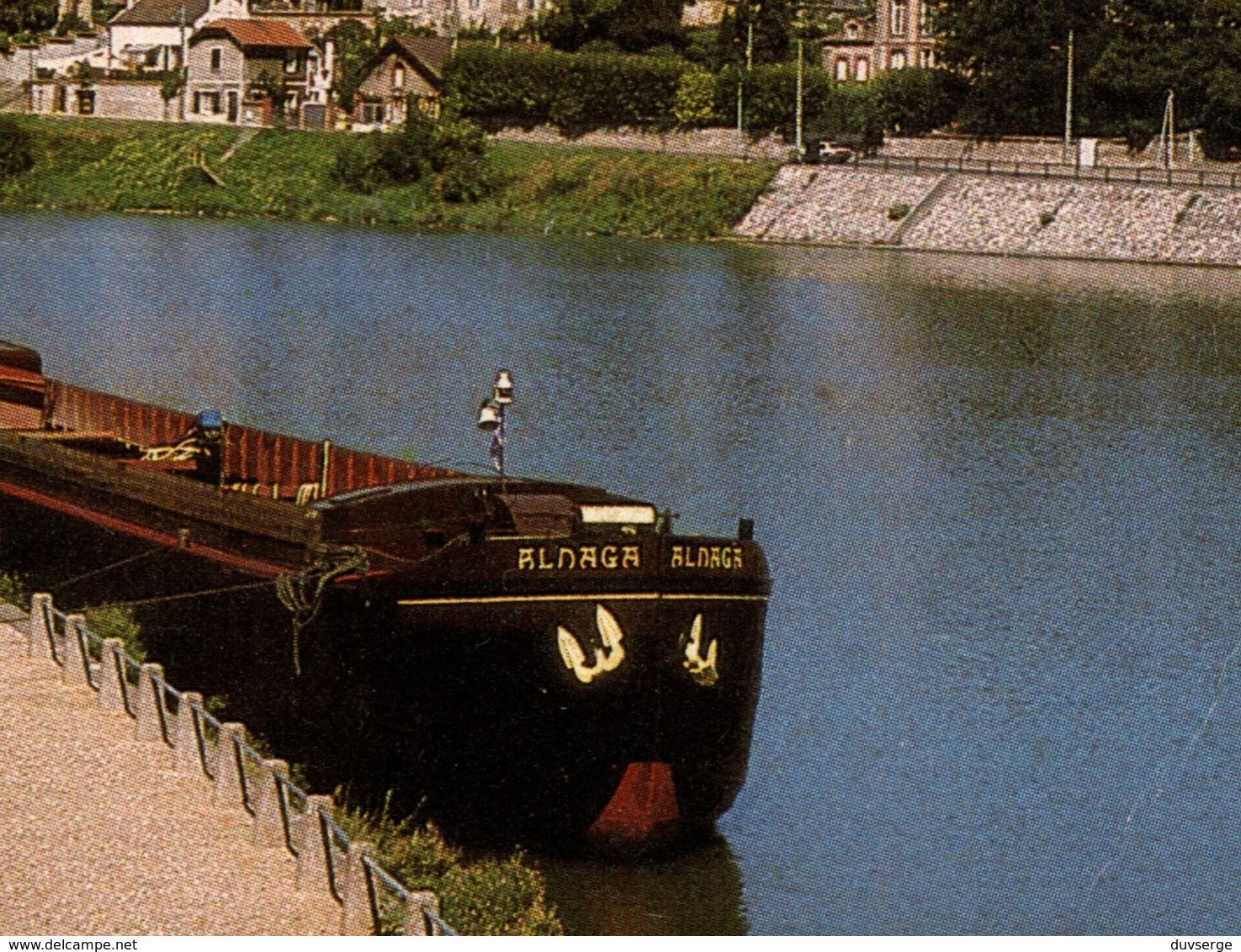 77 Seine Et Marne Montereau Bords De Seine Avec Peniche " Almaga " Leger Pli Peu Visible Voir 3 Scans - Houseboats