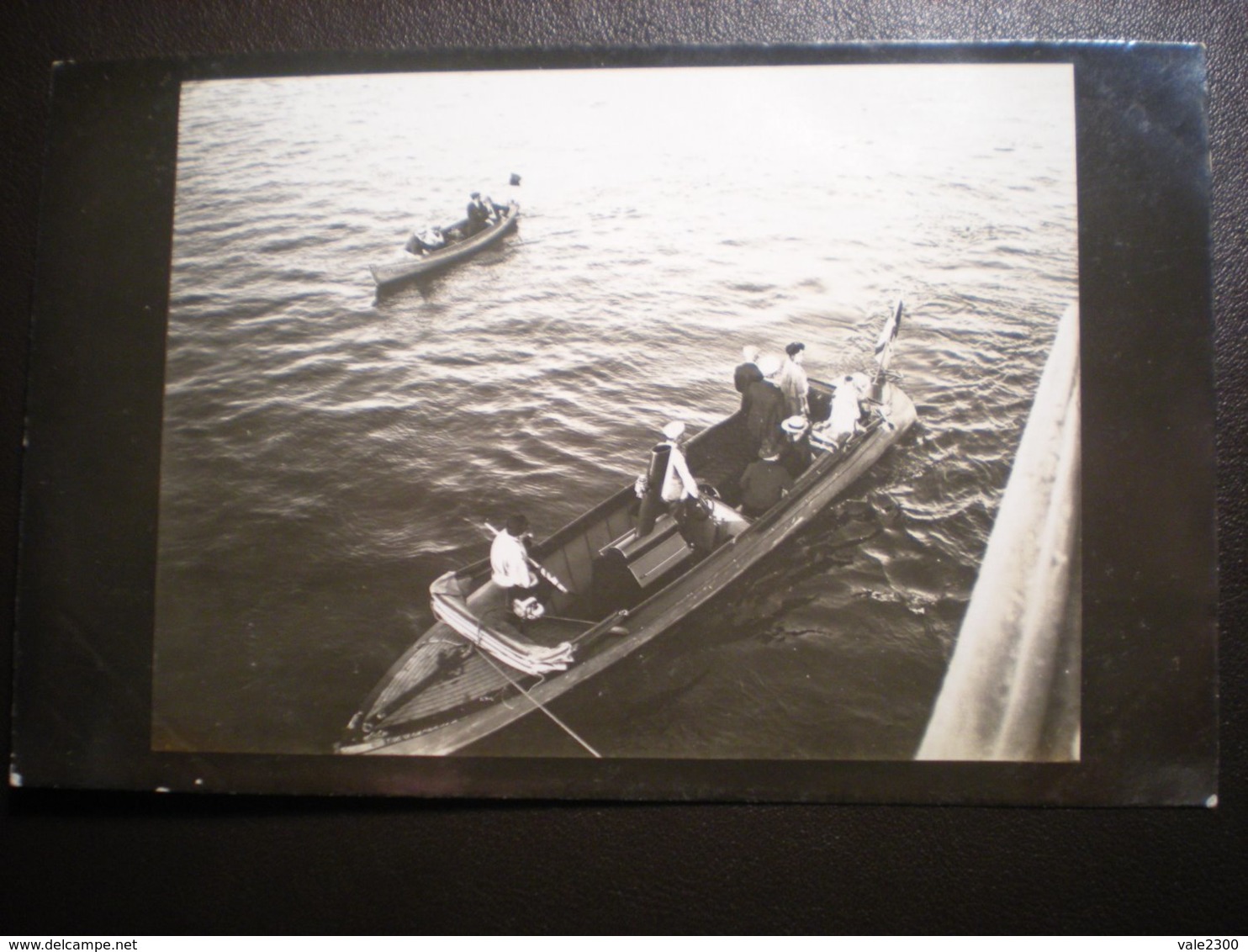 Carte Photo Russe Chaloupes Au Bord D Un Bateau - Rusland