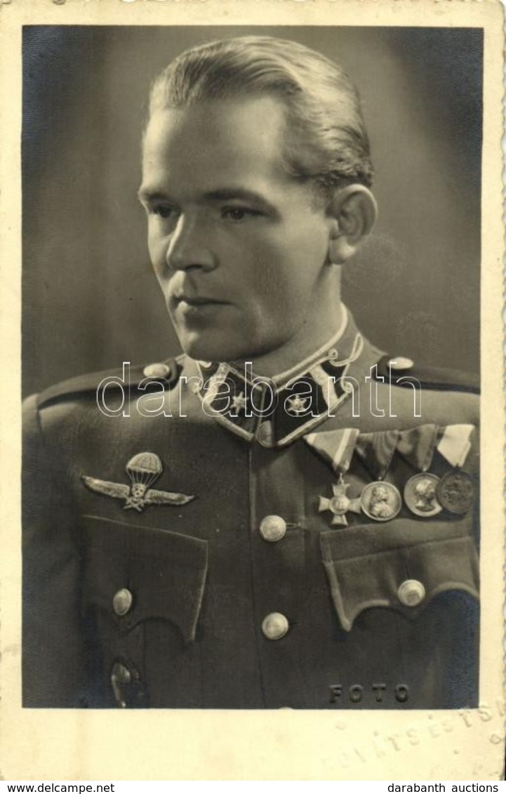 * T2 1943 Magyar Királyi Honvédség Ejtőernyős Alakulatának Tagja Kitüntetésekkel / WWII Royal Hungarian Army Paratrooper - Sin Clasificación