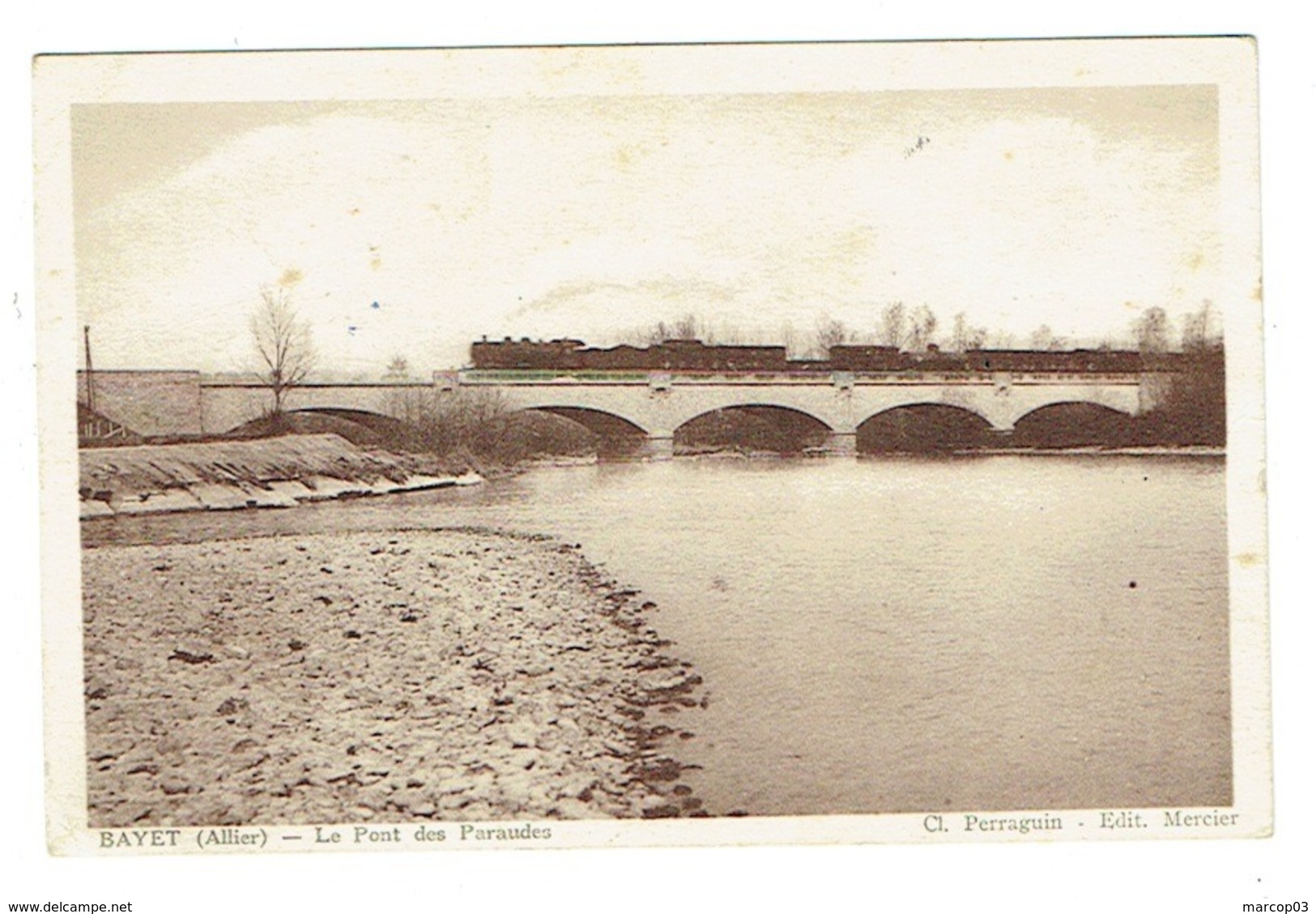 03 ALLIER BAYET Le Pont Des Paraude Pont De Chemin De Fer Avec Train, Gare - Autres & Non Classés