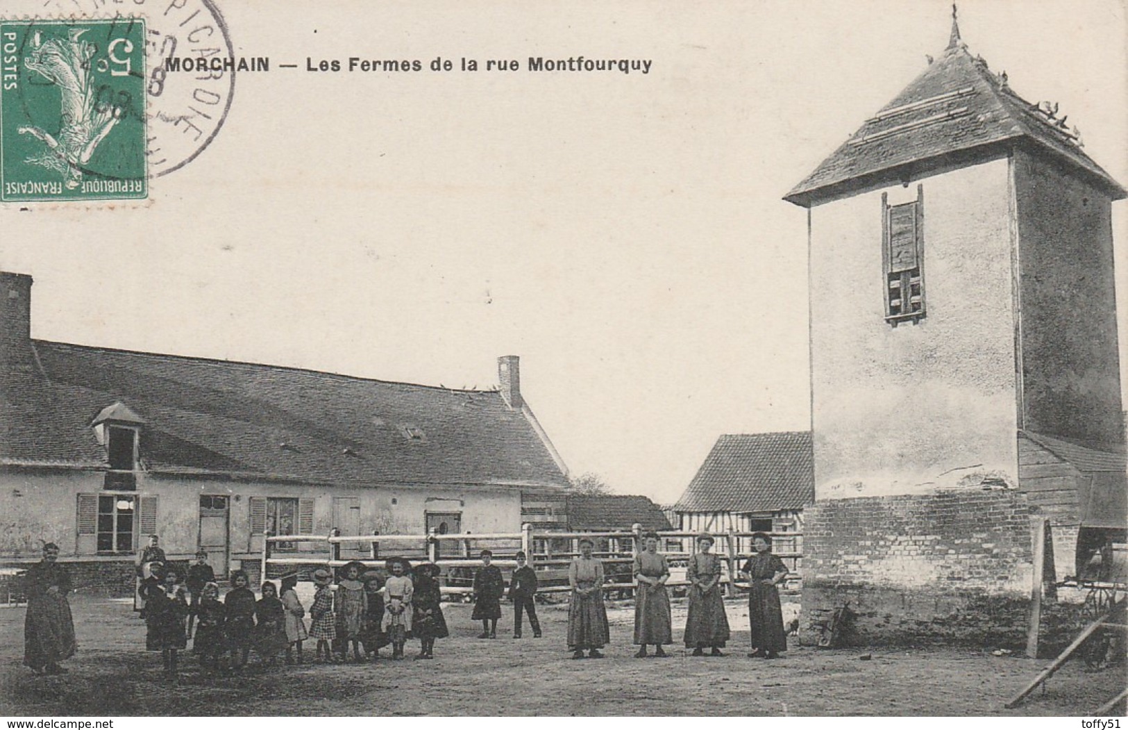 CPA:MORCHAIN (80) LES FERMES DE LA RUE MONTFOURQUY ANIMÉE..ÉCRITE - Autres & Non Classés