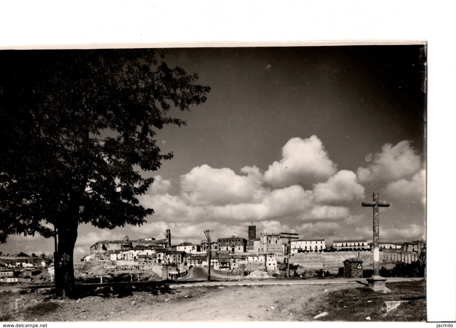 33.-TORDESILLAS (Valladolid). Vista Parcial. Deposito Legal VA N°598 - 1960. Margara. En Très Bon état. - Valladolid