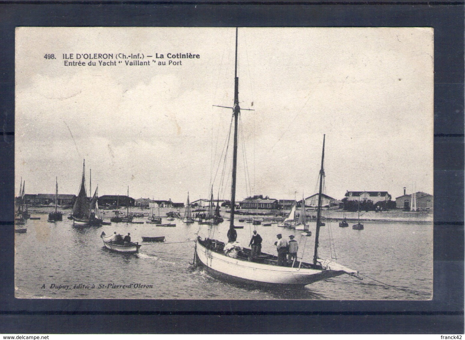 17. Ile D'oléron. La Cotinière. Entrée Du Yacht "vaillant" Au Port - Ile D'Oléron