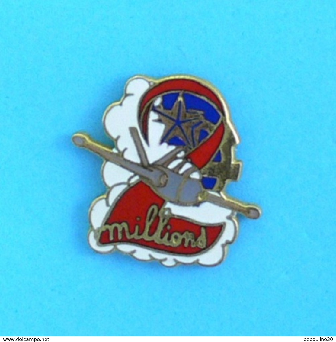 1 PIN'S //   ** FOUGA MAGISTER N°499 AF / 2 MILLIONS D'HEURES DE VOLS ** . (MG Diffusion) - Militaria