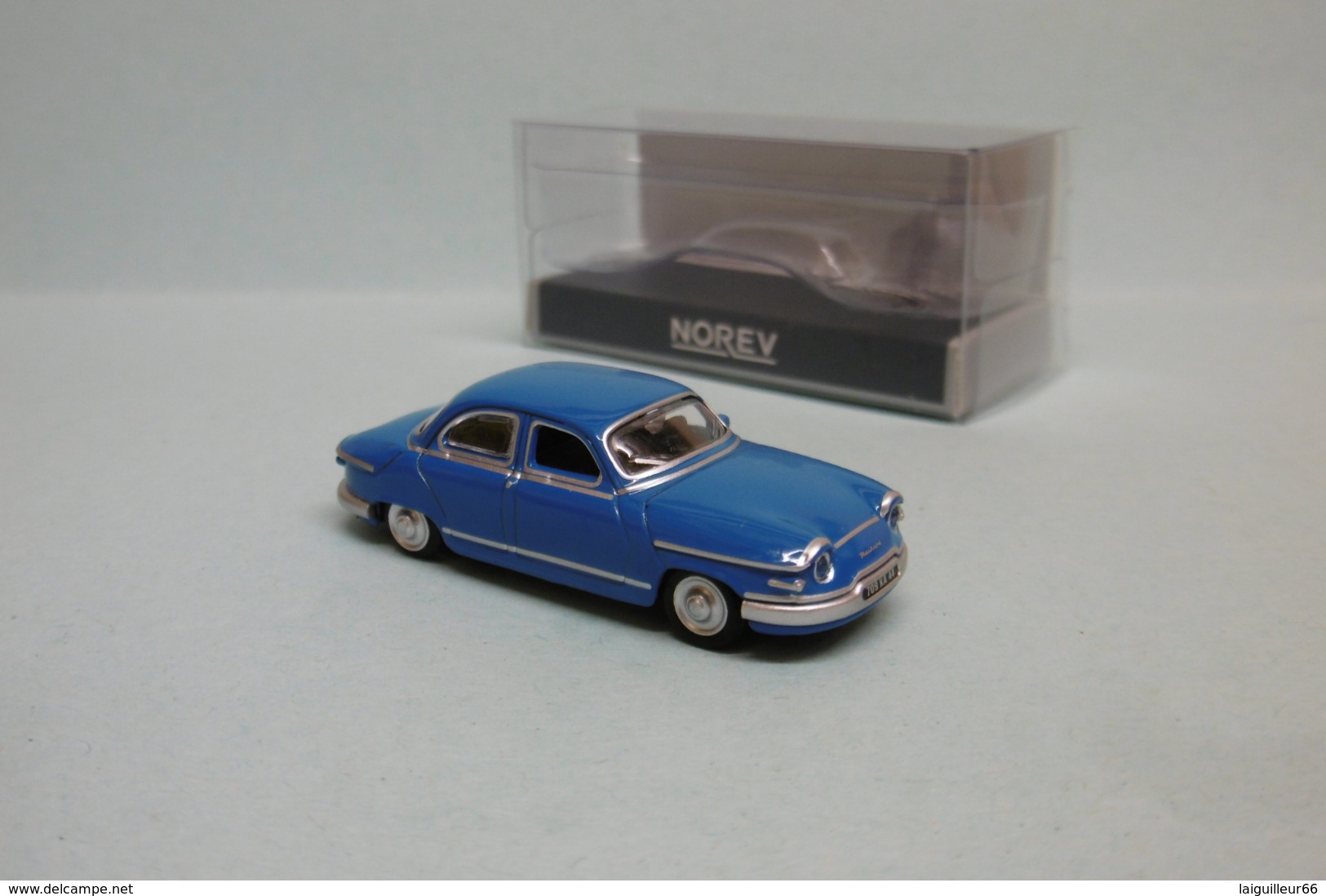 Norev - PANHARD PL17 1961 Bleu Neuf NBO HO 1/87 - Véhicules Routiers