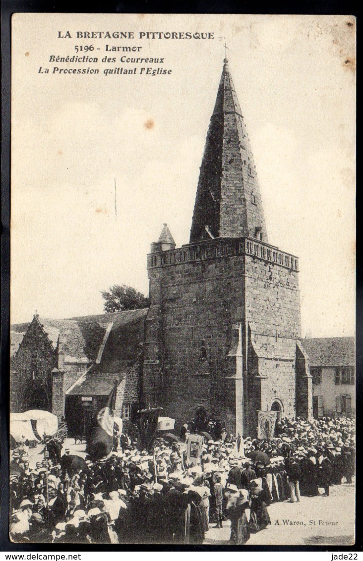 LARMOR 56 - Bénédiction Des Courreaux - La Procession Quittant L'Eglise - A496 - Autres & Non Classés