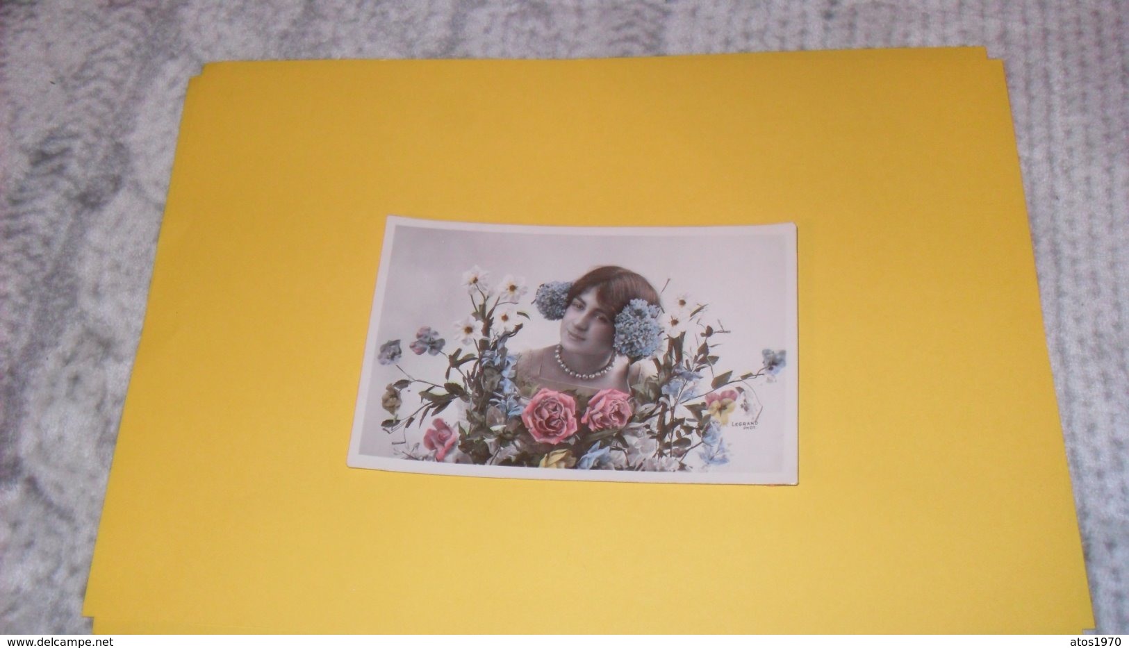 CARTE POSTALE ANCIENNE CIRCULEE..DATE ?...../ PORTRAIT DE FEMME DANS BOUQUET DE FLEURS..LEGRAND PHOT... - Femmes