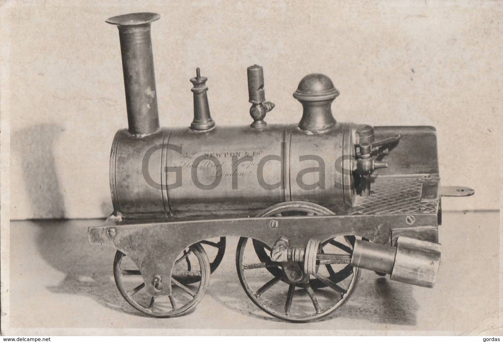 Newton Steam Train Engine - Locomotive - Trains