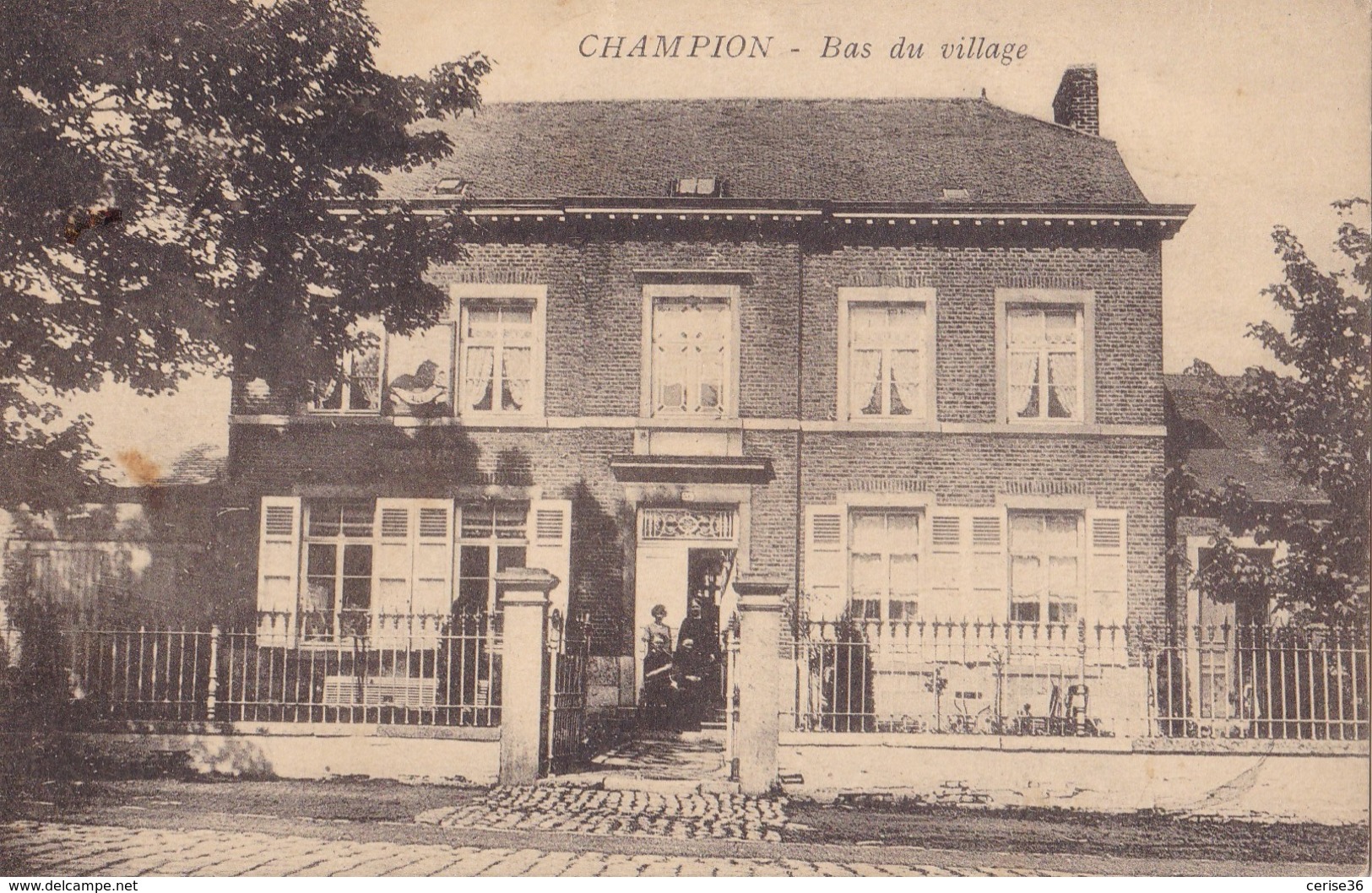 Champion Bas Du Village Circulée En 1935 - Autres & Non Classés