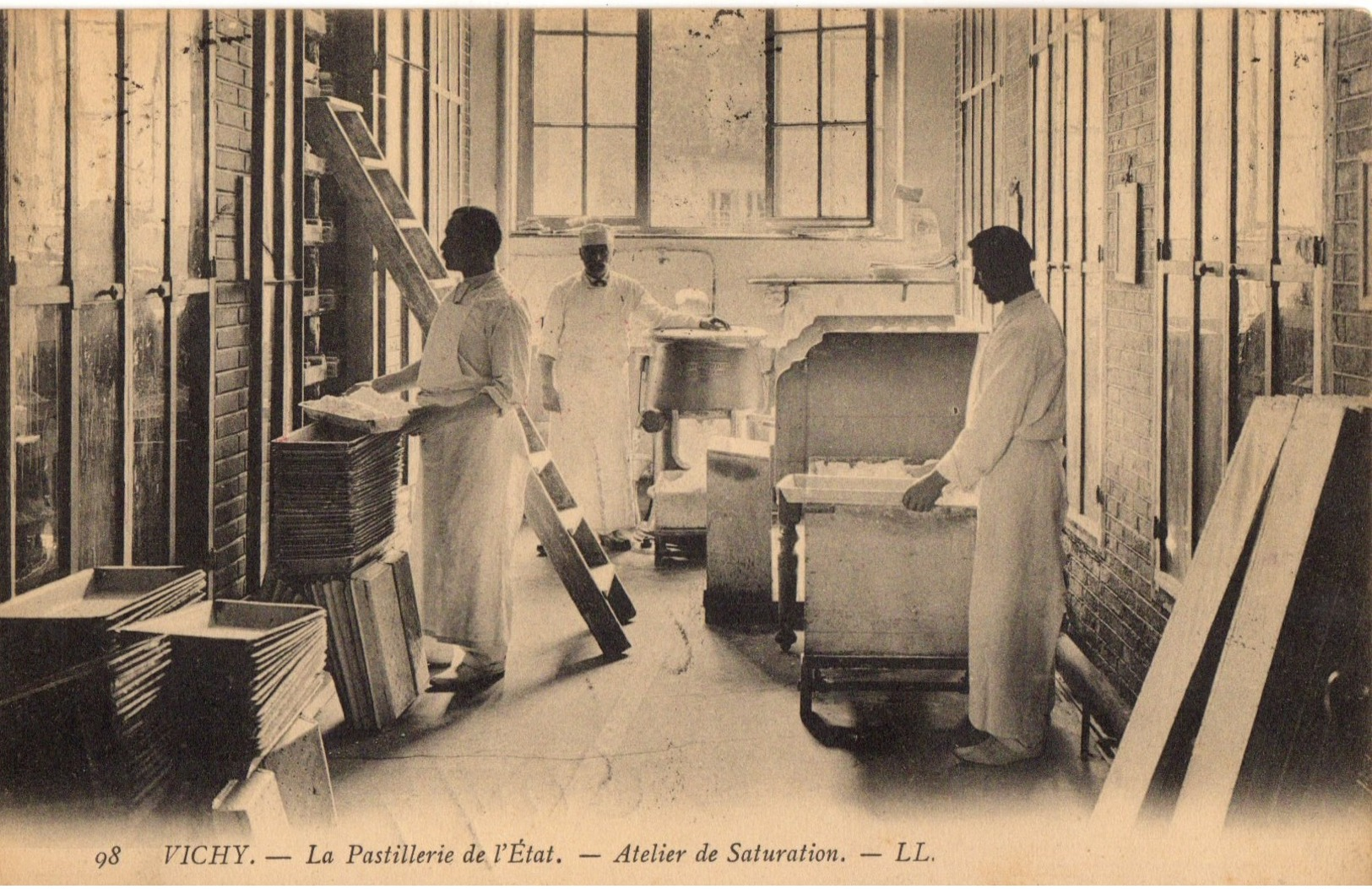 VICHY- La Pastillerie De L'Etat - Atelier De Saturation - Vichy