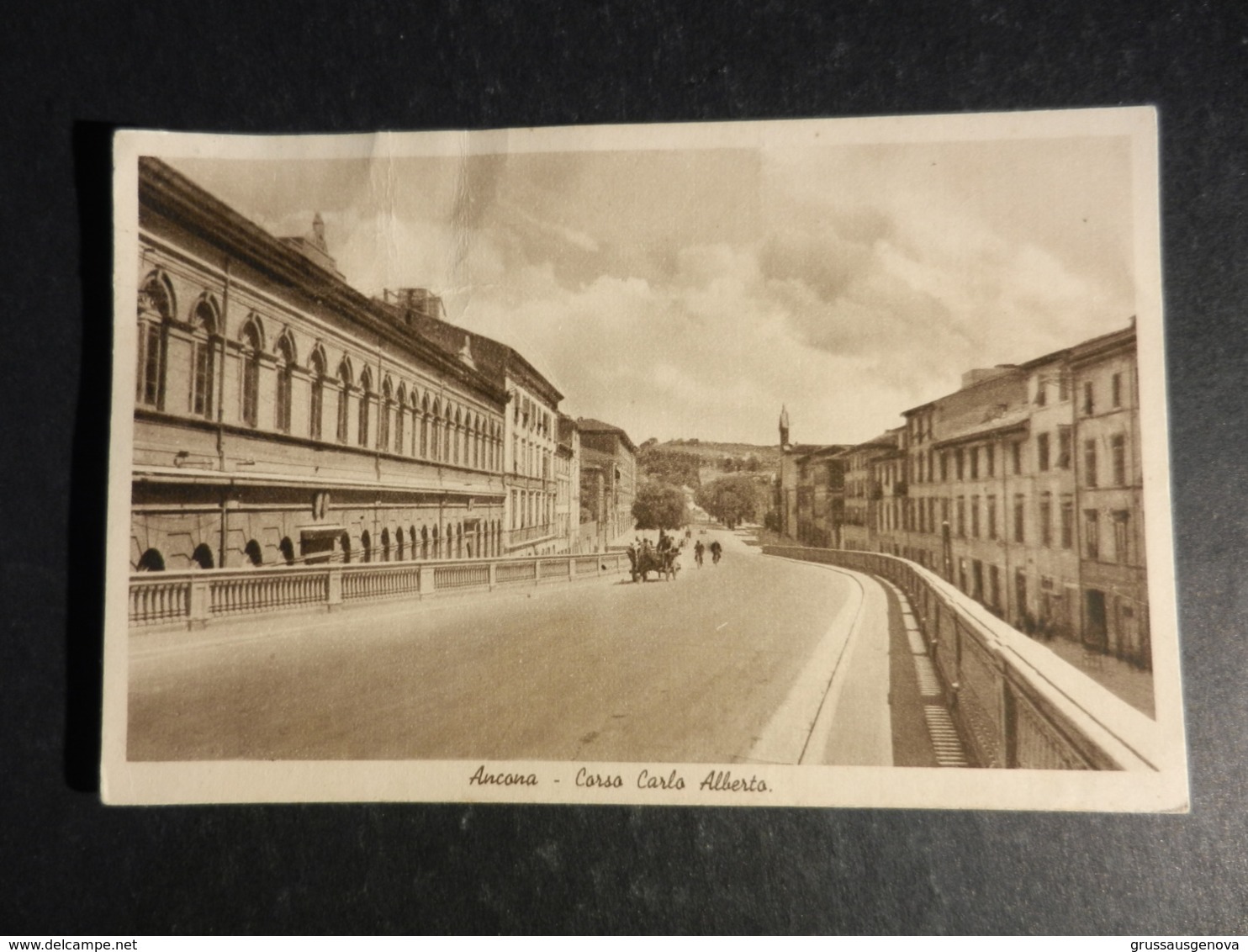 20010) ANCONA CORSO CARLO ALBERTO VIAGGIATA 1940 BOLLO MALAMENTE ASPORTATO - Ancona