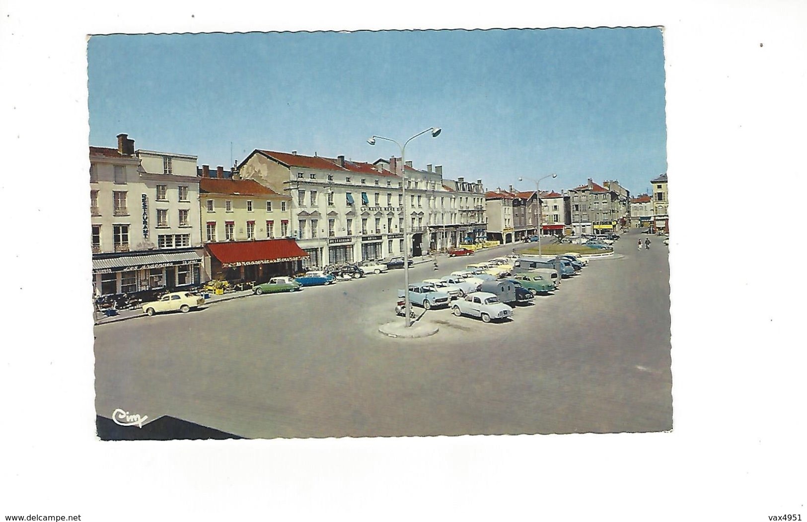 CHALONS SUR MARNE  PLACE DE LA REPUBLIQUE   VOITURE DS   2CV 4 L  ****     A SAISIR **** - Châlons-sur-Marne