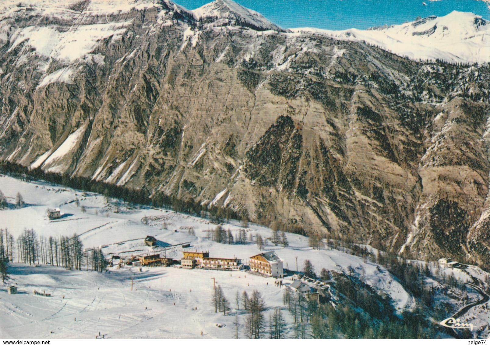 Carte Postale Des Années 60-70 Des Alpes De Haute-Provence - Sainte-Anne-la-Condamine - Vue Aérienne De La Station - Sonstige & Ohne Zuordnung