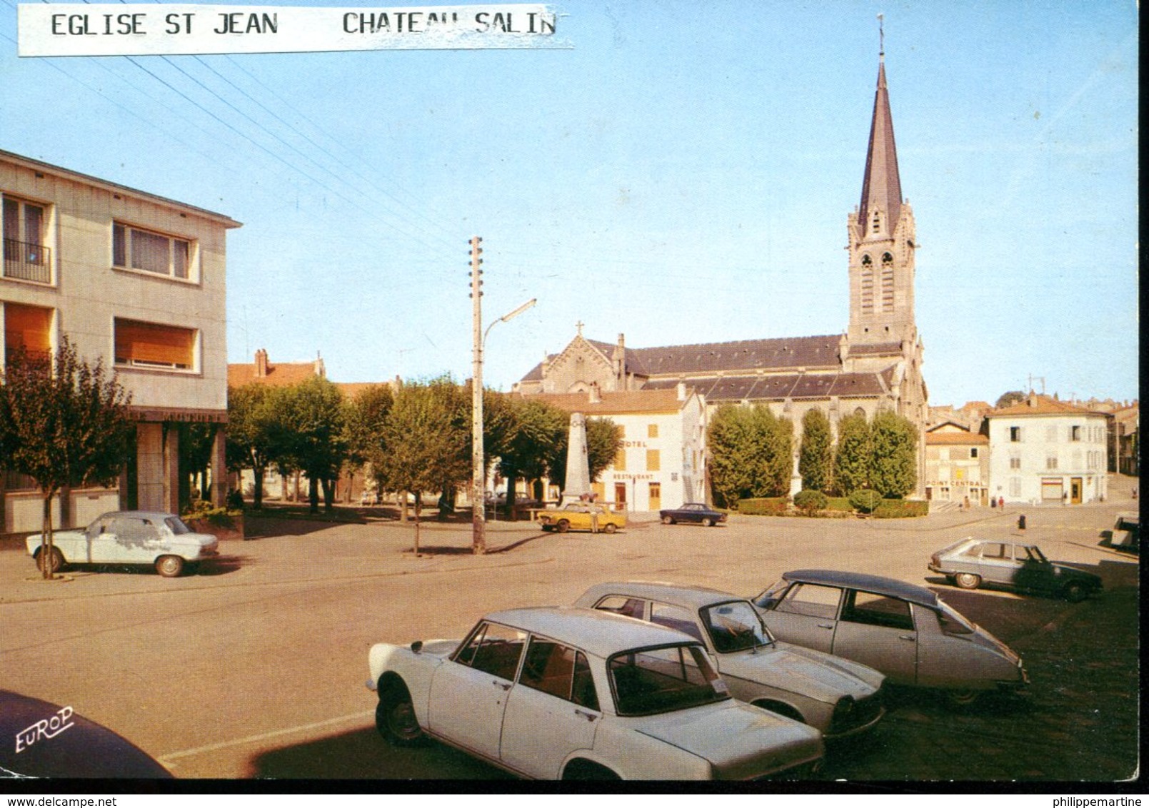 57 - Château-Salins : L'Eglise St Jean - PLace De La République - Monuments Aux Morts - Citroën DS.... - Chateau Salins