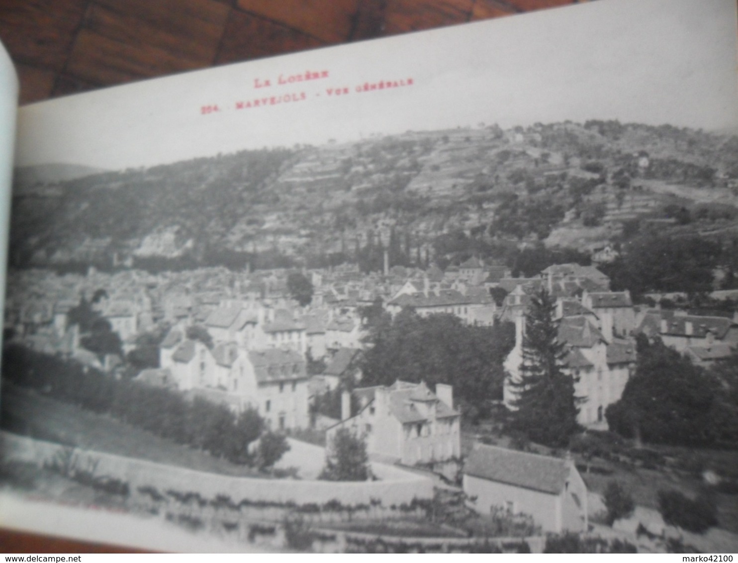 Marvejols (Lozère),carnet 12 cartes postales anciennes détachables.