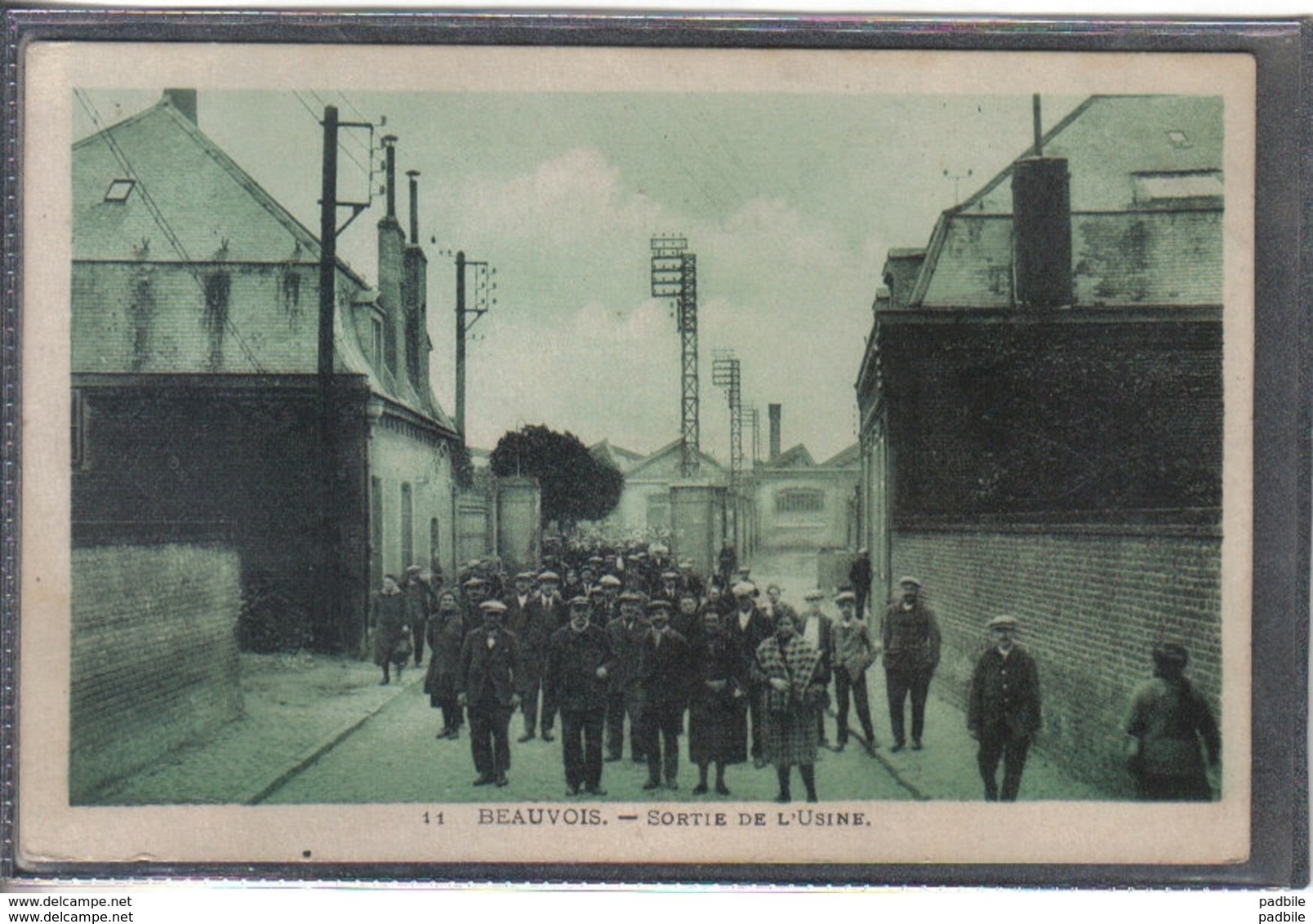 Carte Postale 59. Beauvois  Sortie De L'usine Très Beau Plan - Andere & Zonder Classificatie