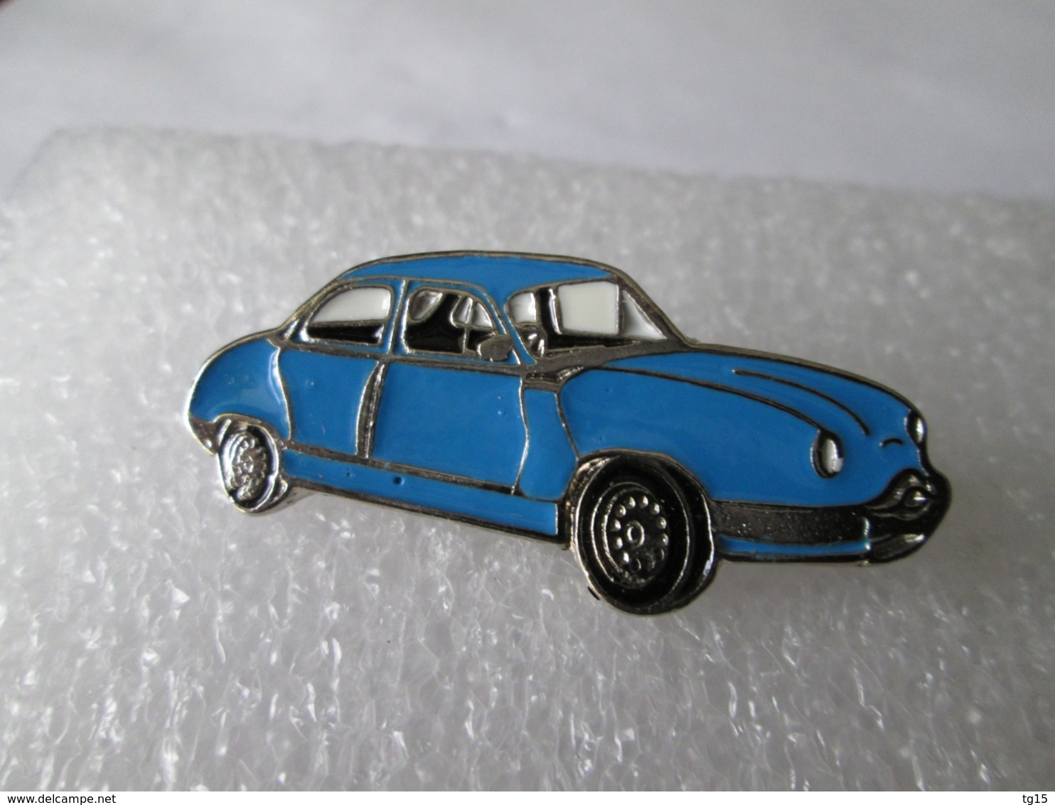 PIN'S   PANHARD  DYNA  PL 17  BLEU  Email A Froid - Andere & Zonder Classificatie