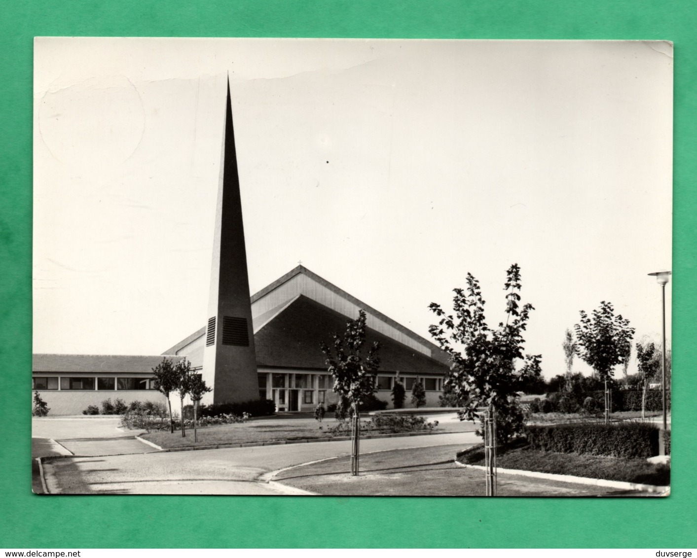 53 Mayenne Laval Eglise Saint Paul Architectes Auzenat Valentin ( Format 10,5cm X 14,8cm ) - Laval